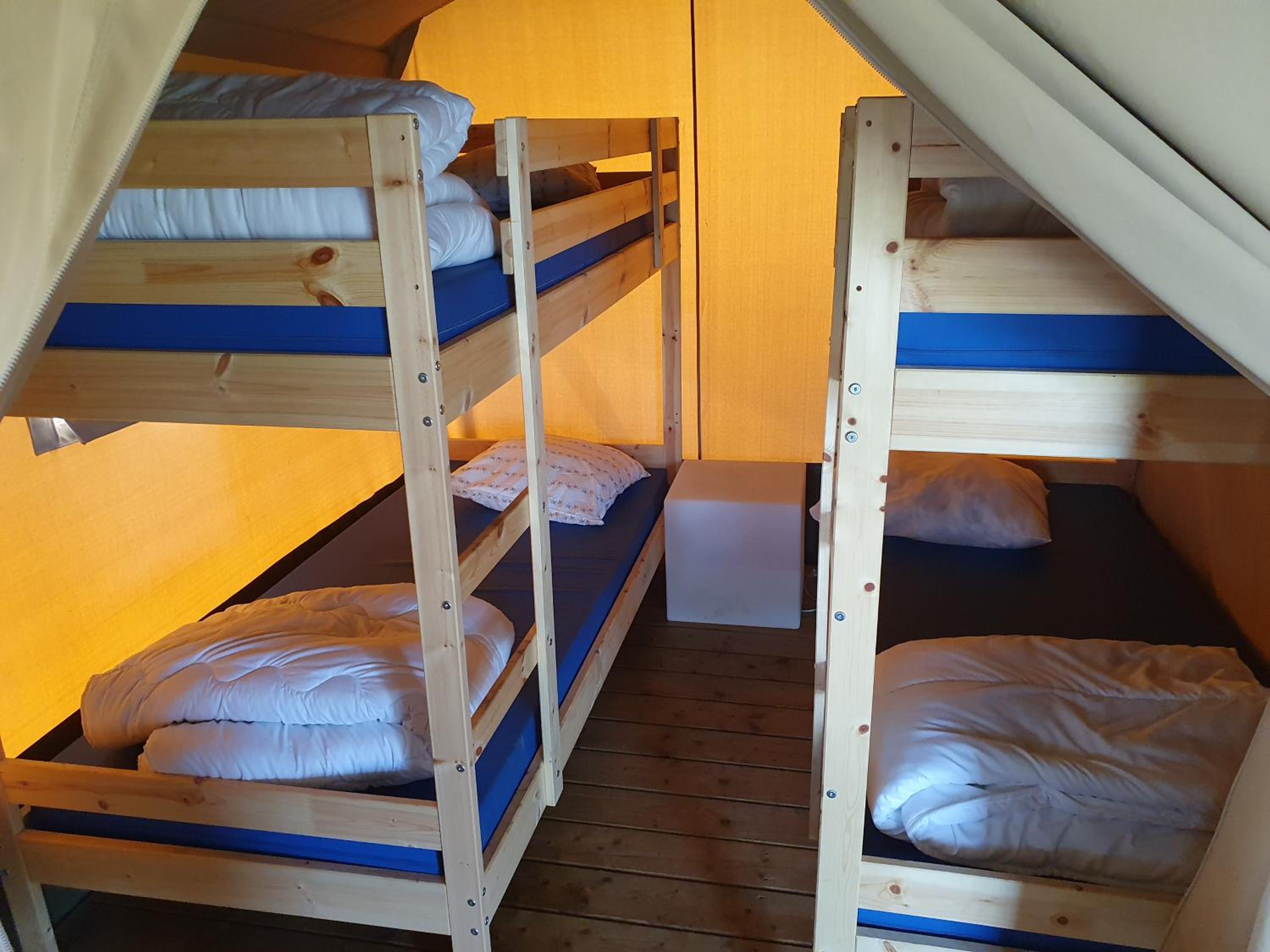 Tent 2 photo 2