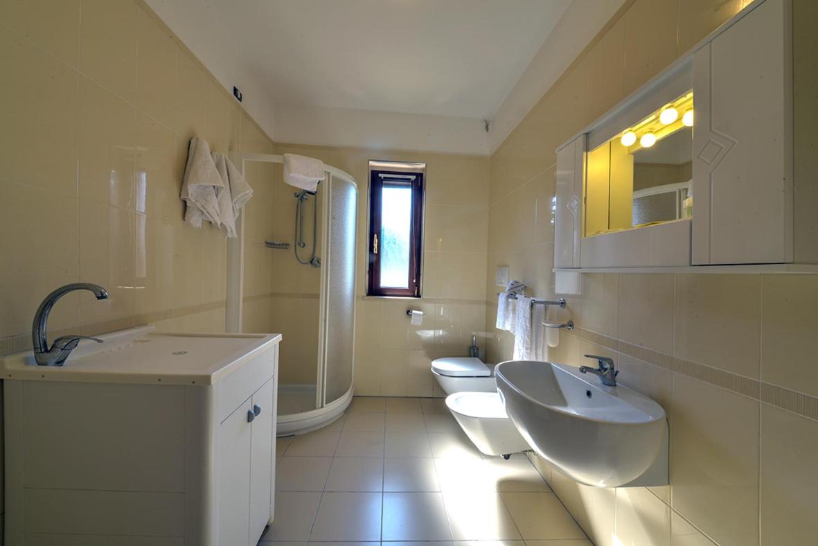 Double Room - Photo 6