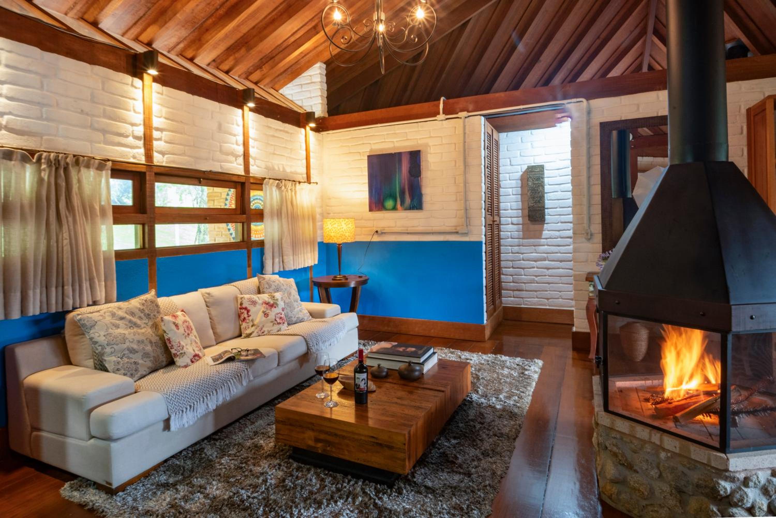 Deluxe Family Suite photo 1