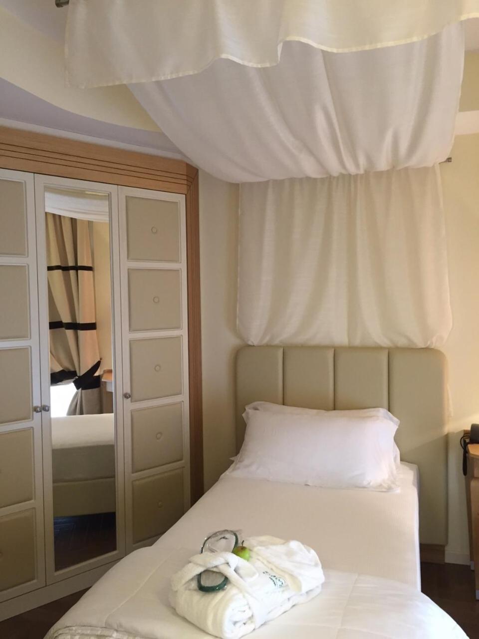 Single Room with Balcony photo 3