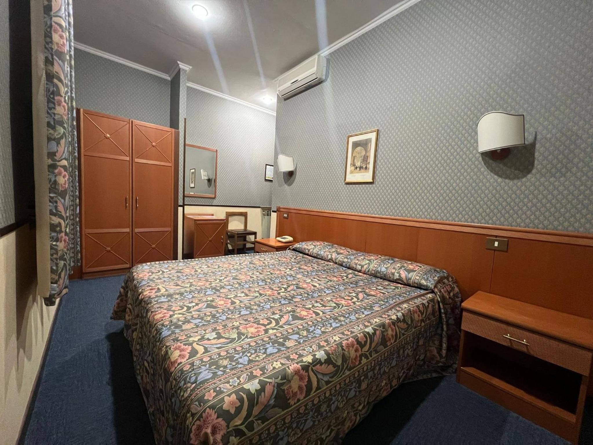 Economy Double or Twin Room photo 2