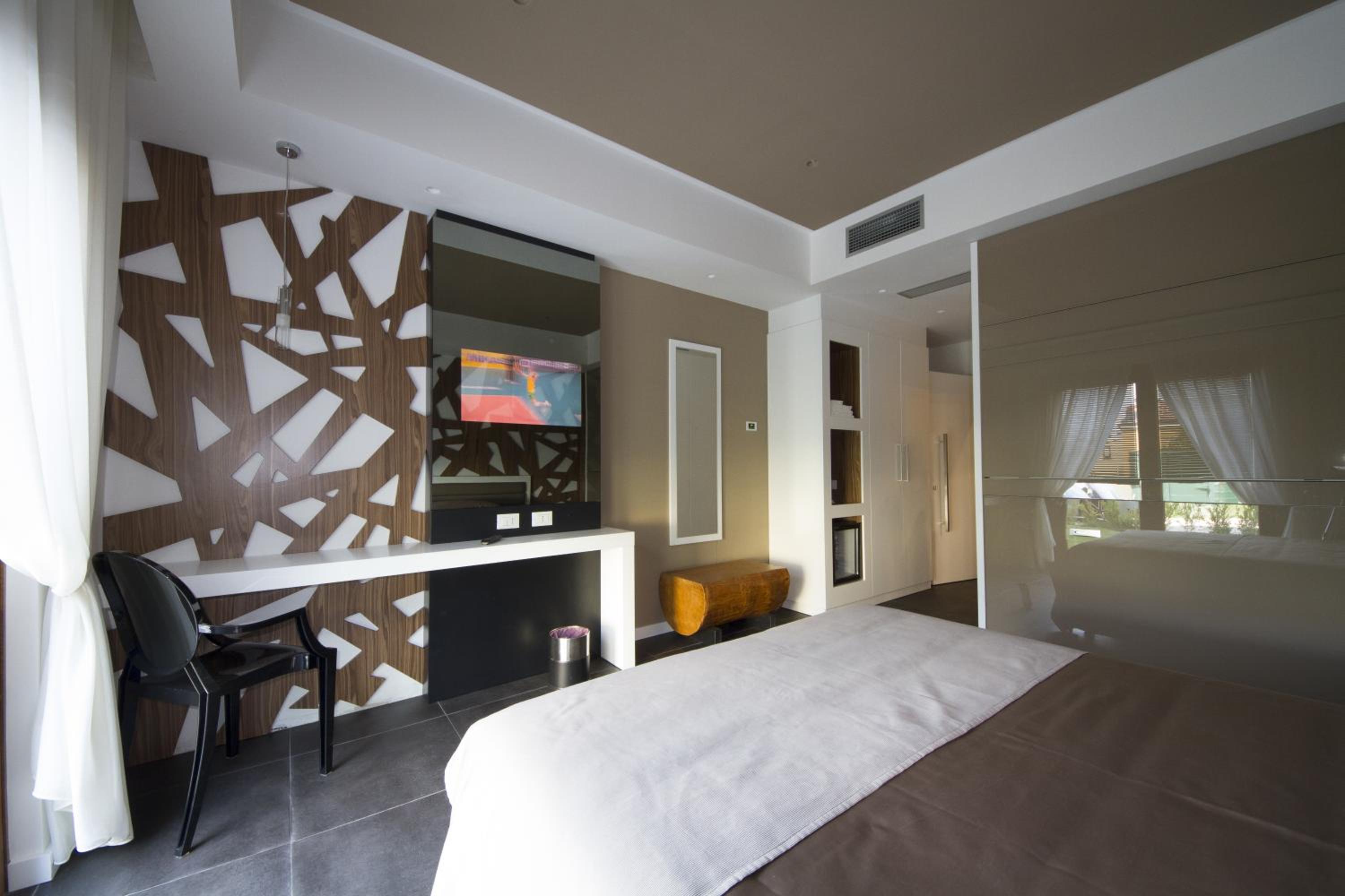 Triple Room with Garden View - Photo 3