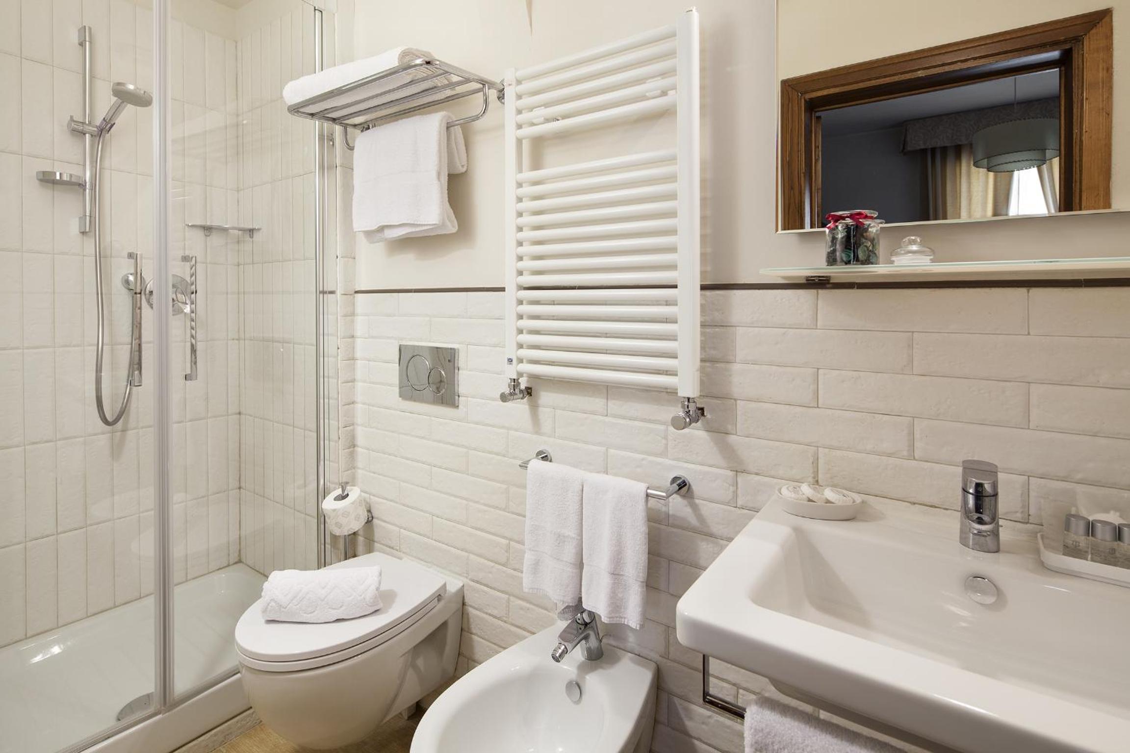 Superior Triple Room photo 3