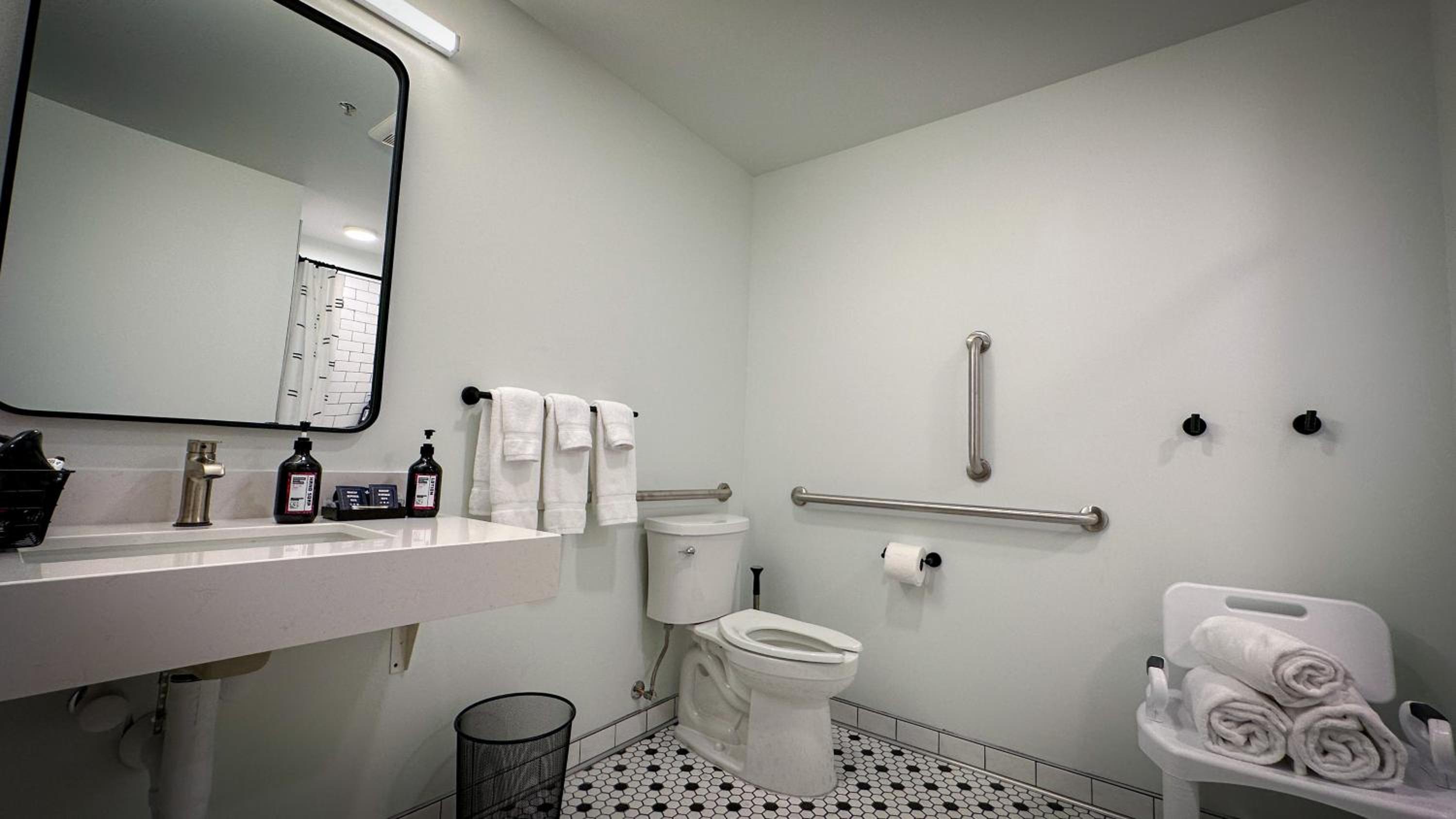 Studio - Disability Access - Photo 3
