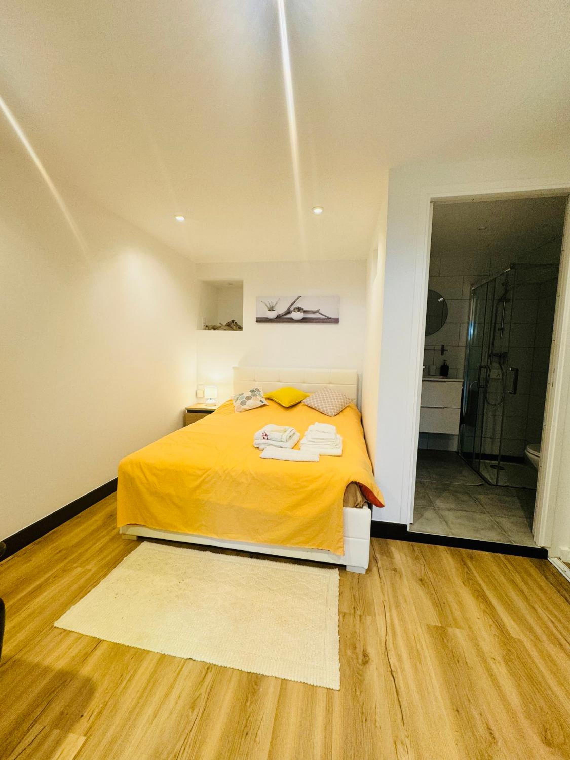 一卧室房屋