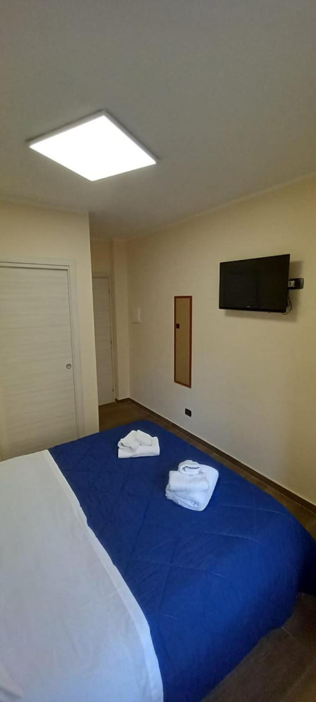 Economy Double Room photo 2