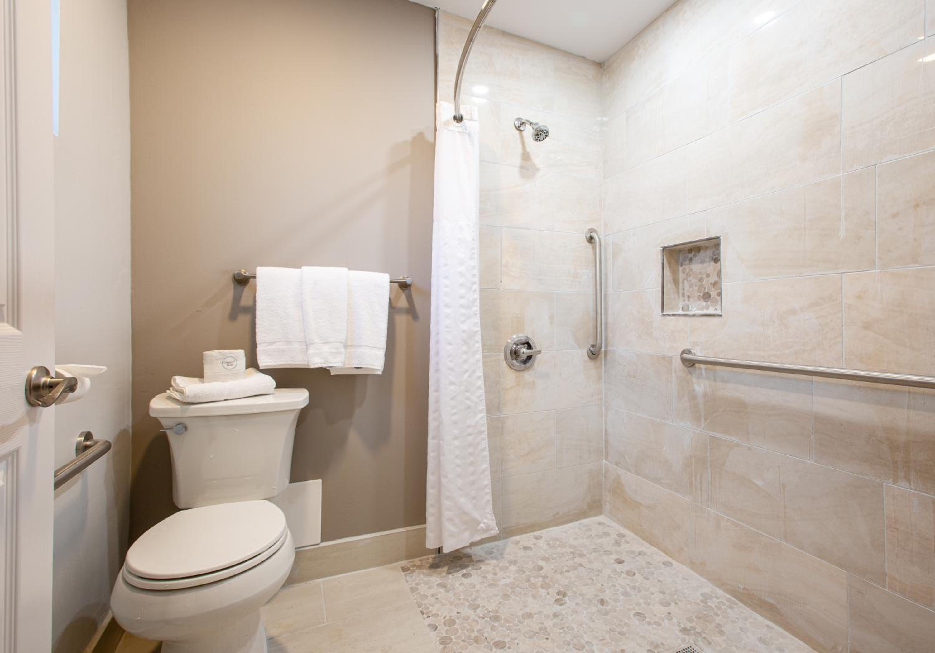 King Room with Roll-in Shower - Disability Access - Non-Smoking photo 2