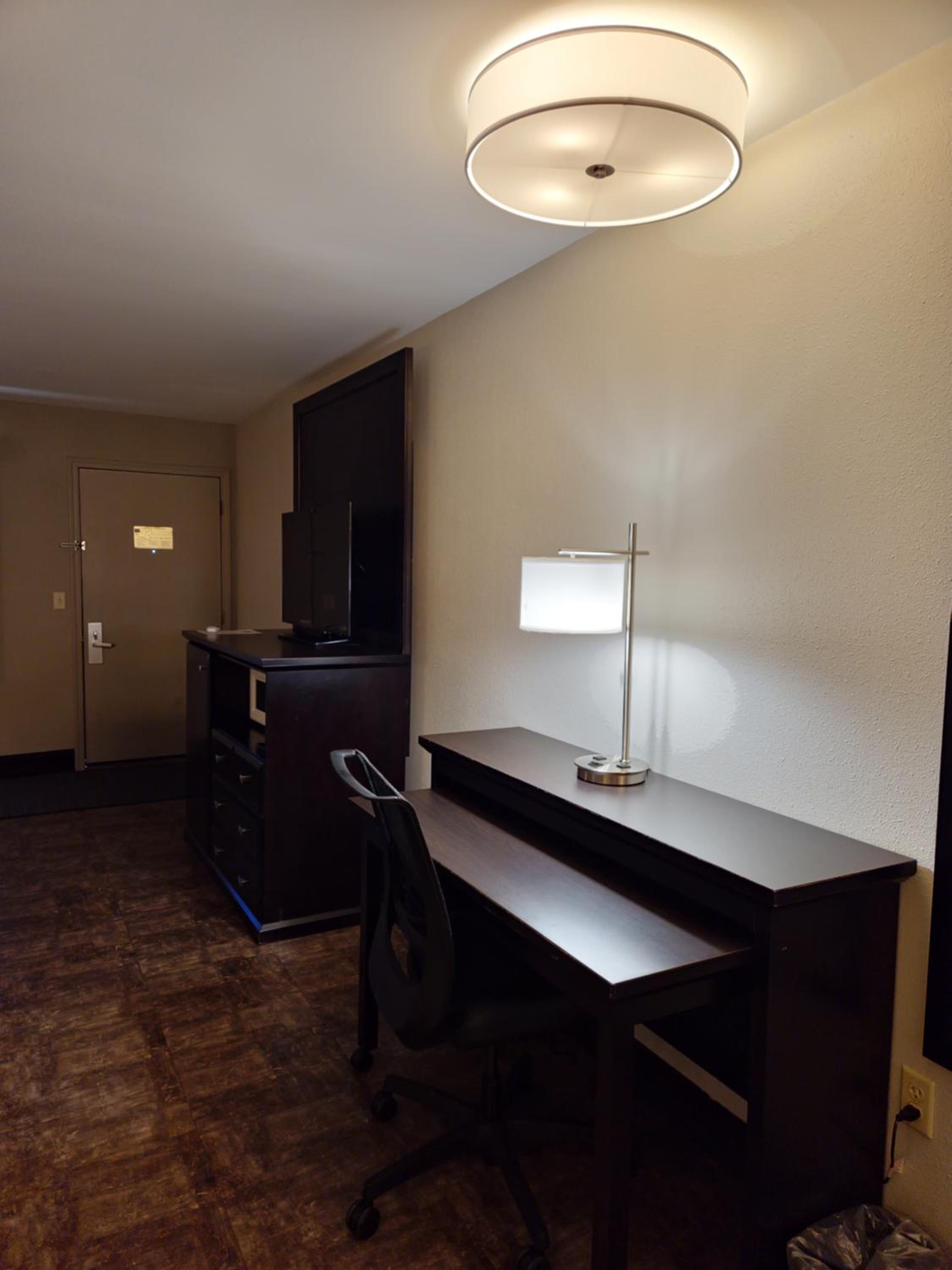 Deluxe King Room - Photo 2