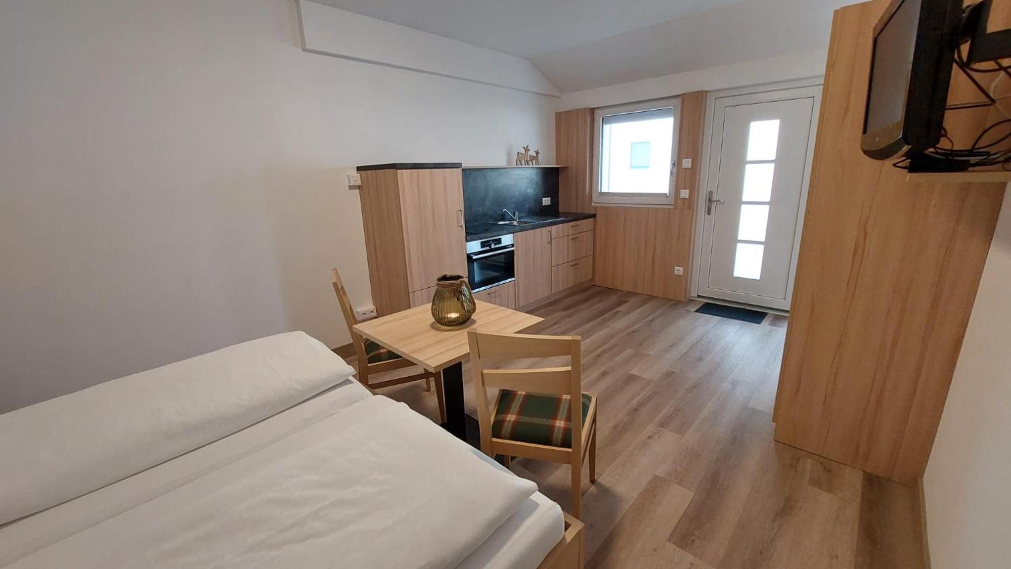 Economy Double Room photo 1
