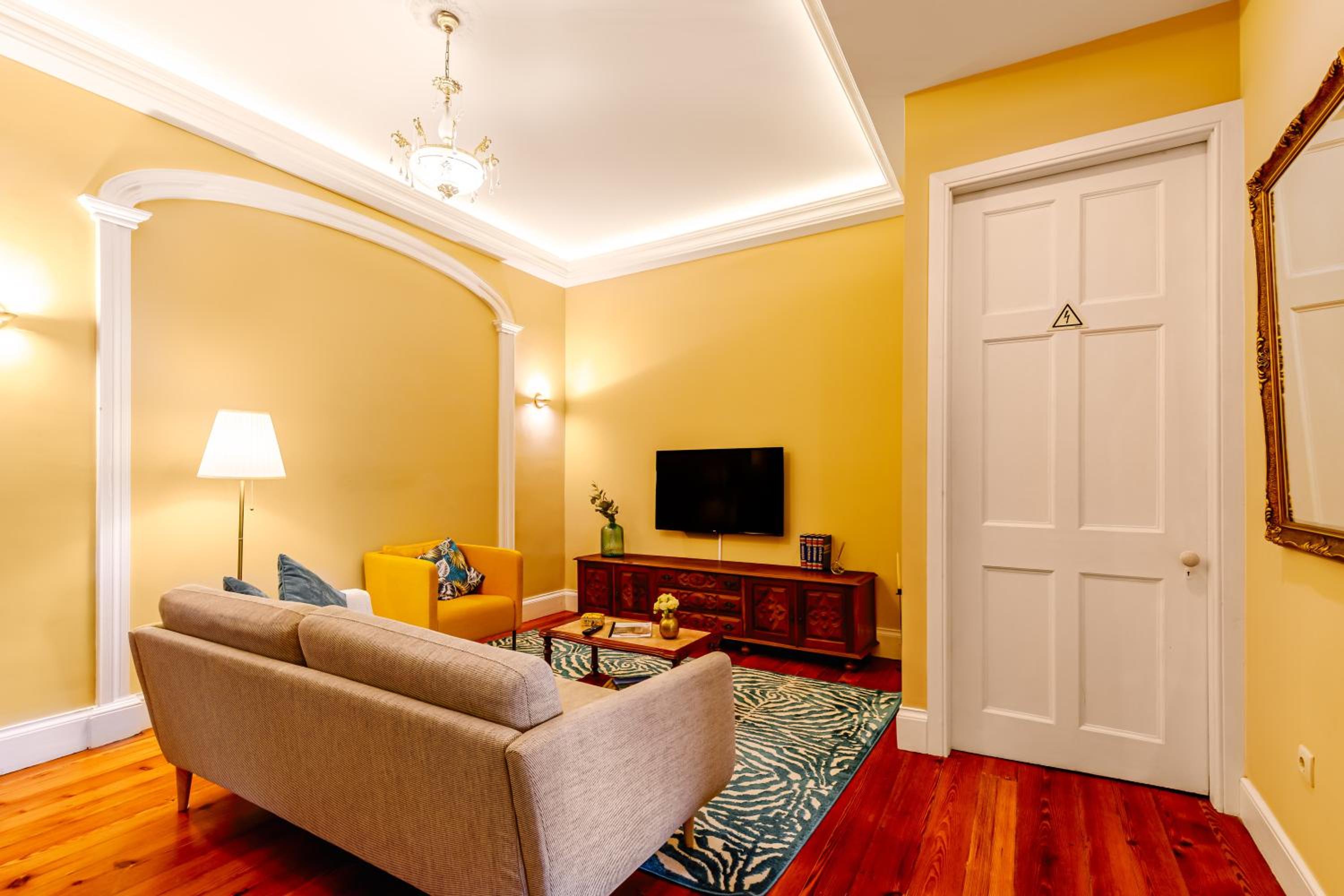 Three-Bedroom Premium Apartment with Balcony photo 1