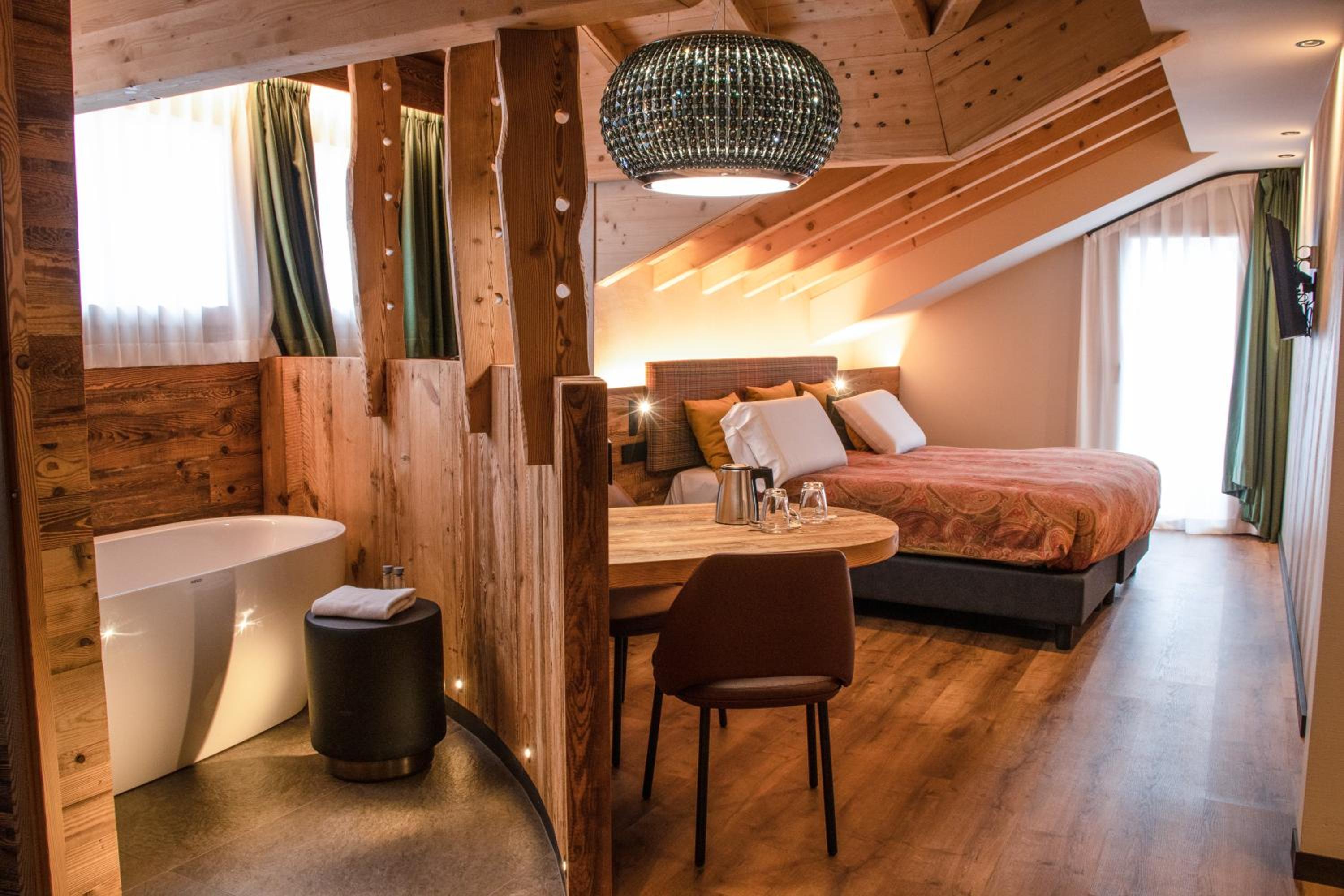Suite with Spa Bath