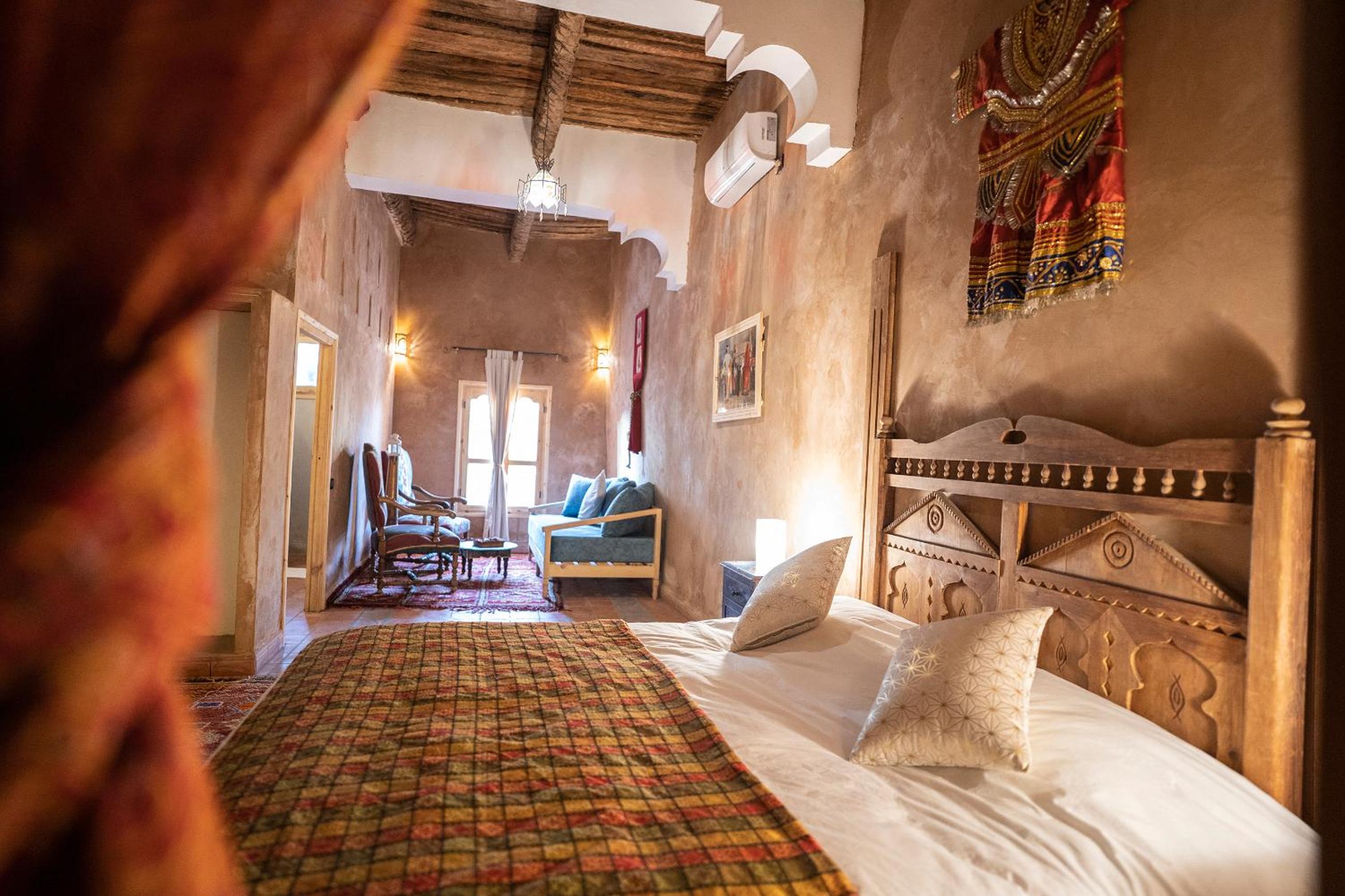 Deluxe Double Room (2 Adults + 1 Child) photo 3