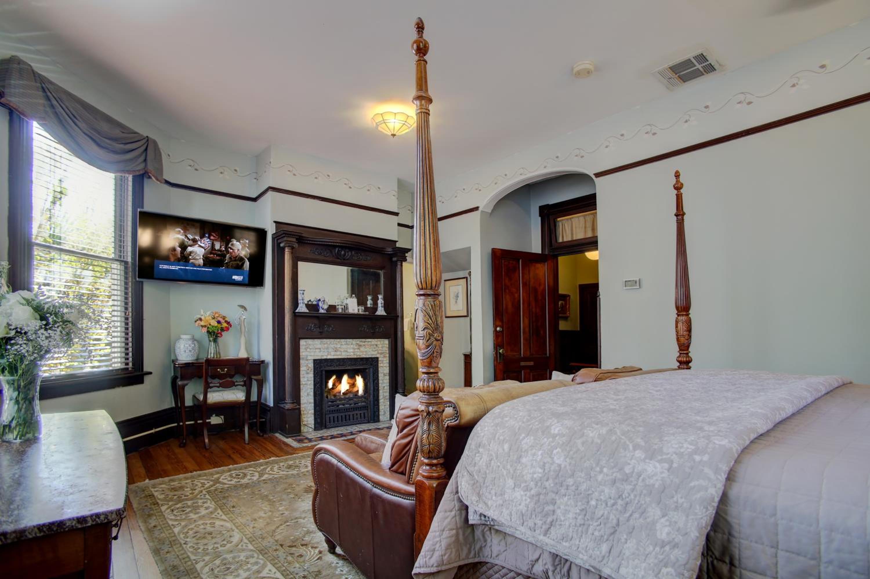 King Room - Huntingdon Garden