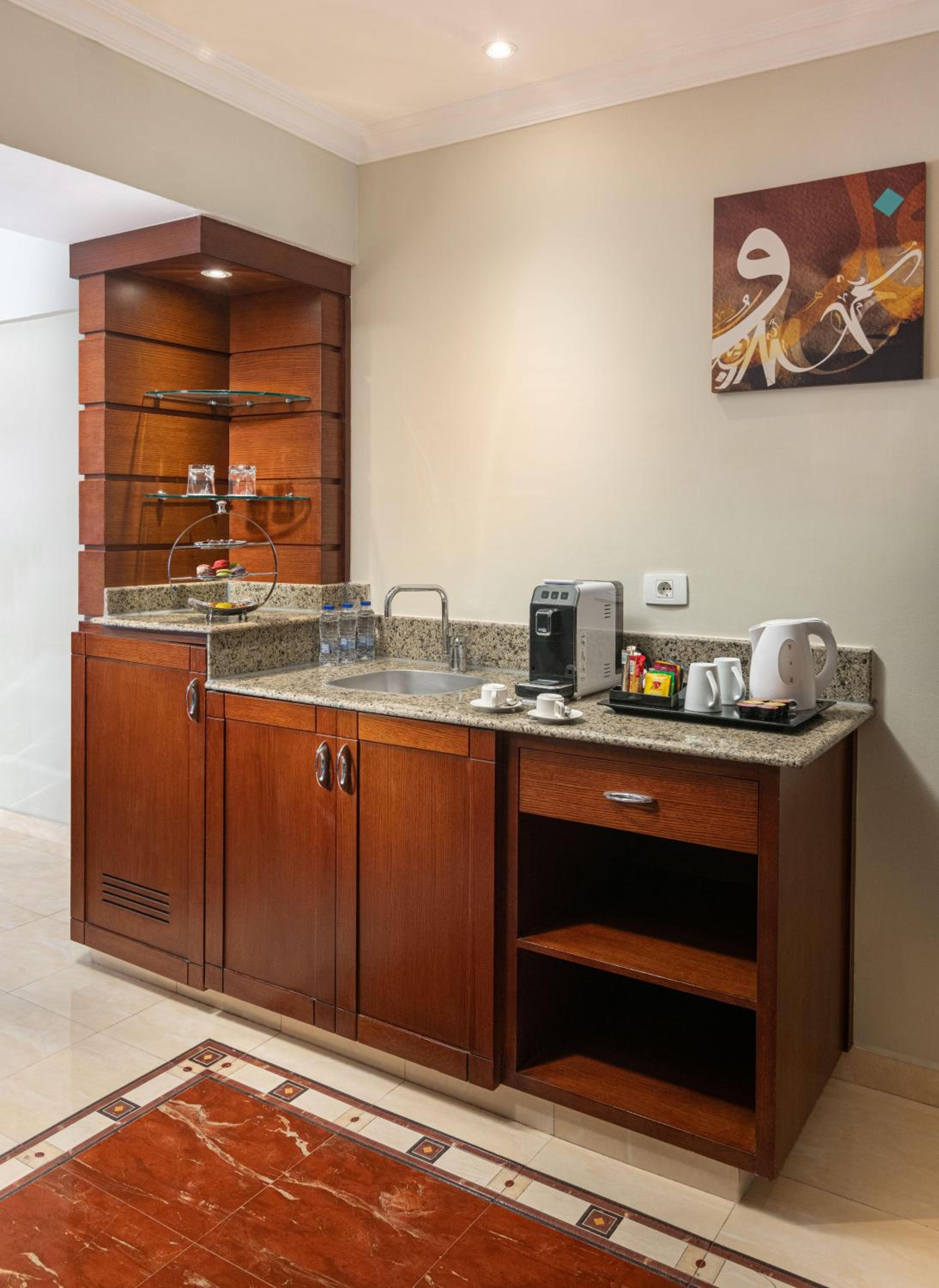 Premium Jacuzzi Suite (Adults Only) thumbnail 6