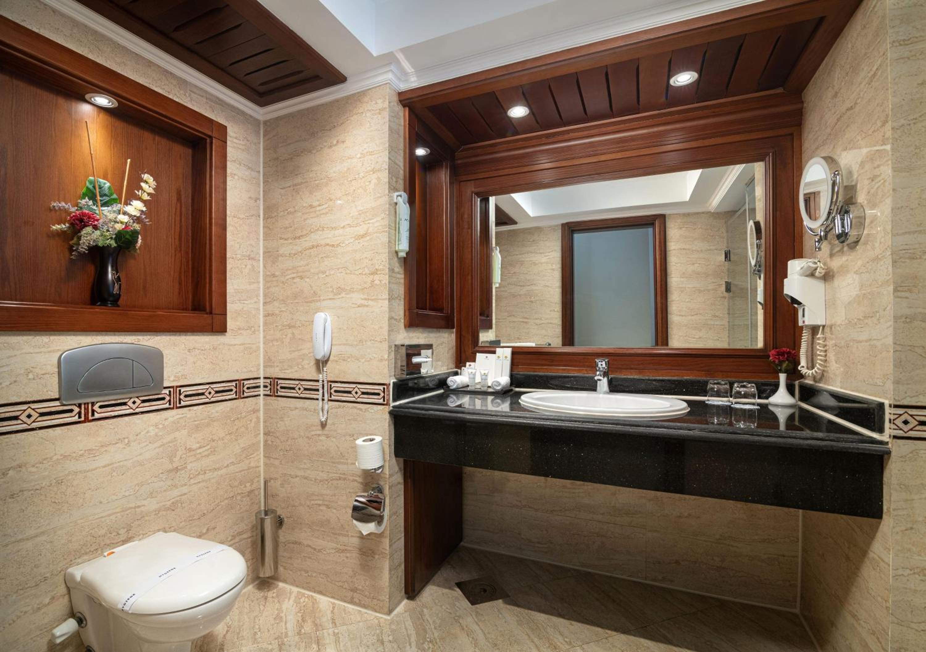Premium Jacuzzi Suite (Adults Only)
