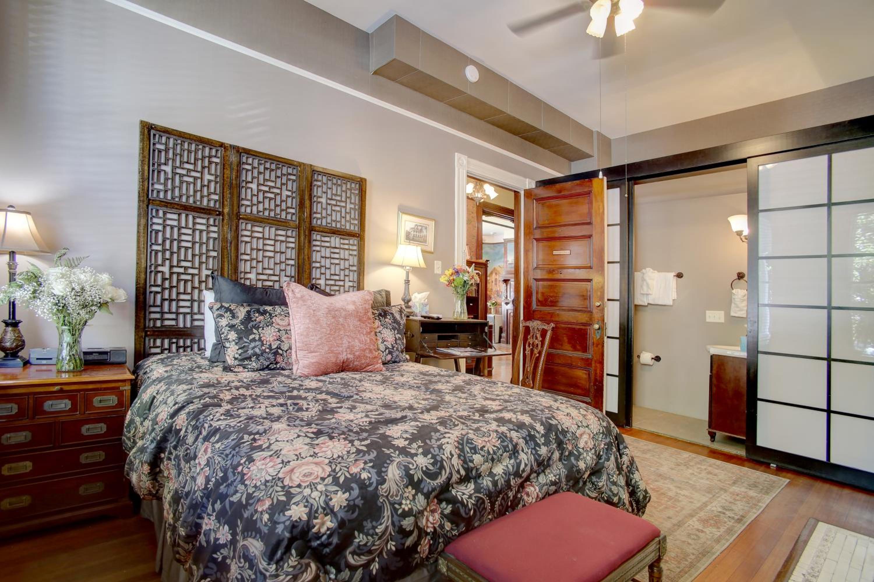 Queen Room