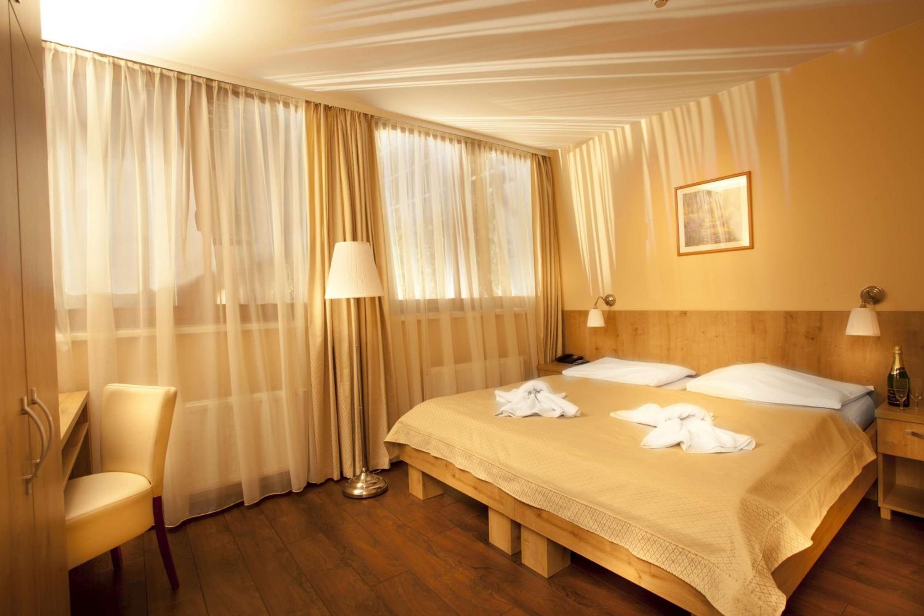 Superior Double or Twin Room with Air-Conditioning