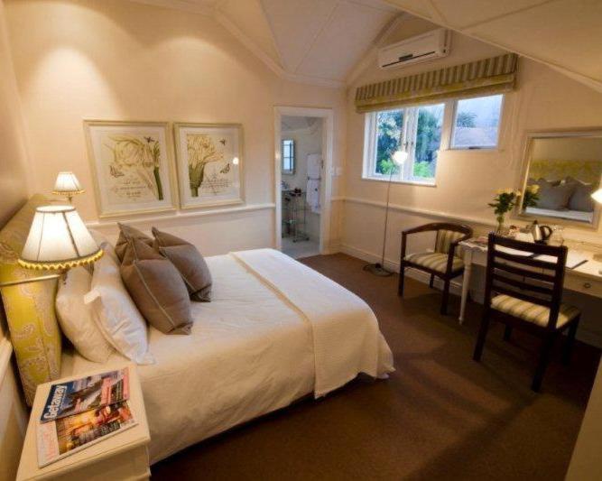 Suite with Mountain View