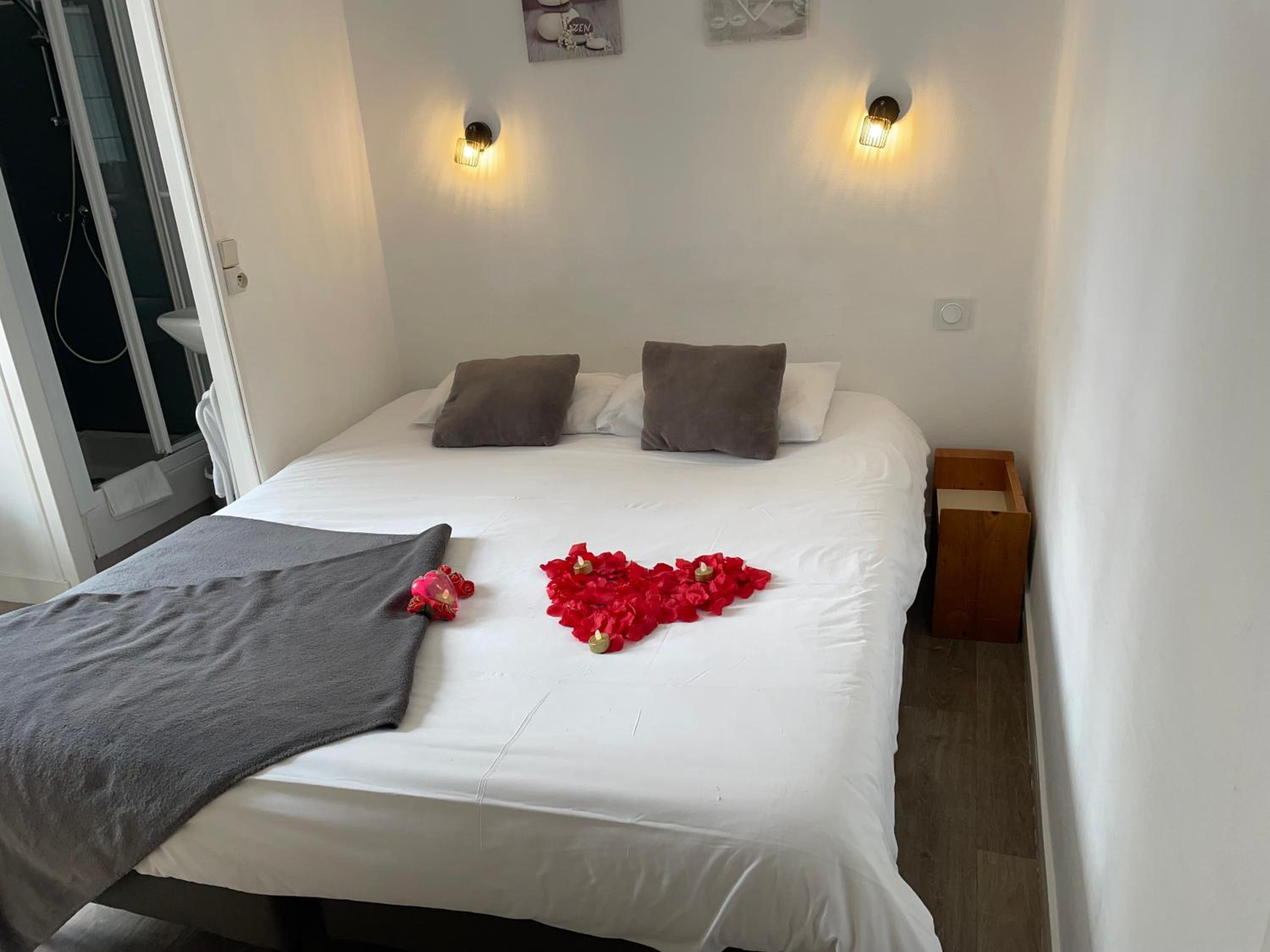 Standard Queen Room