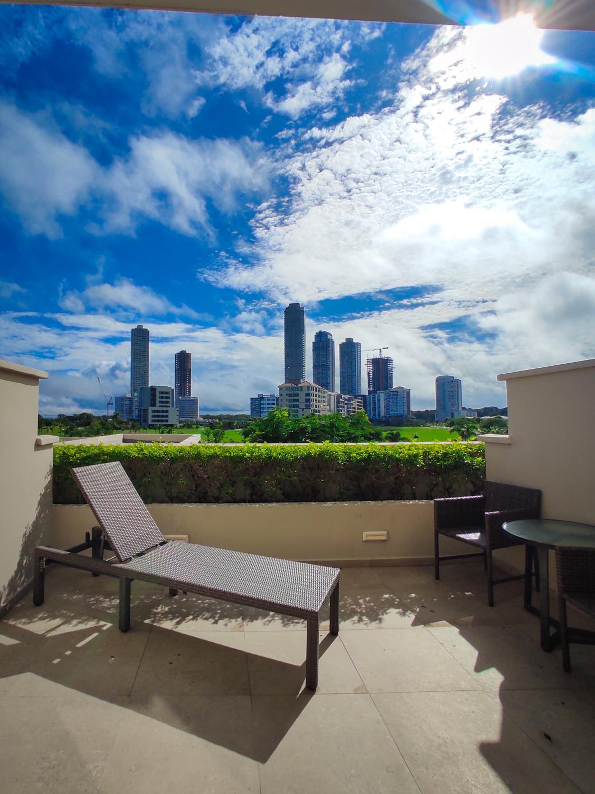 Deluxe Golf View, Guest room, 1 King, Golf view