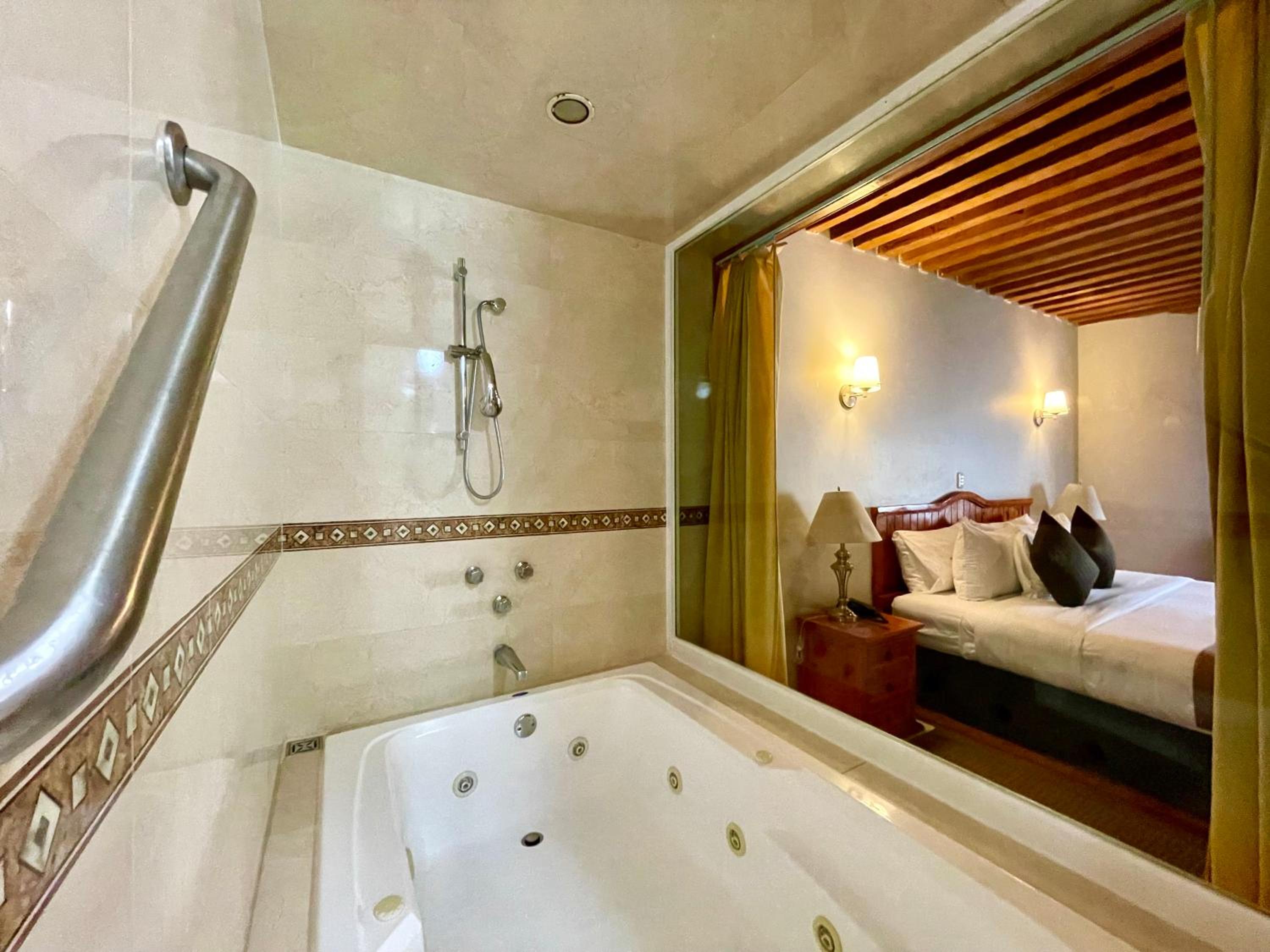 Master Suite photo 2