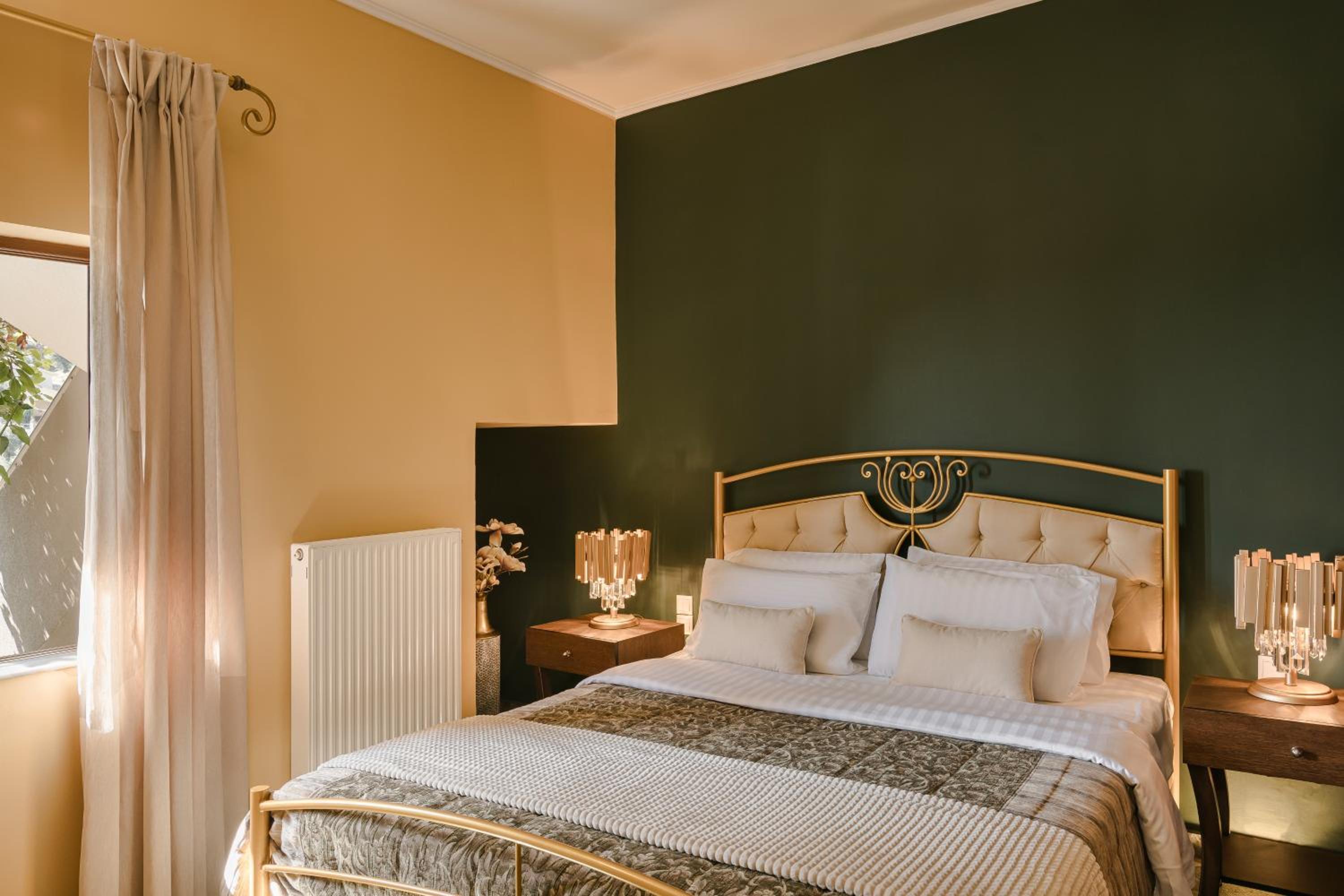 Deluxe One-Bedroom Suite with Sea View