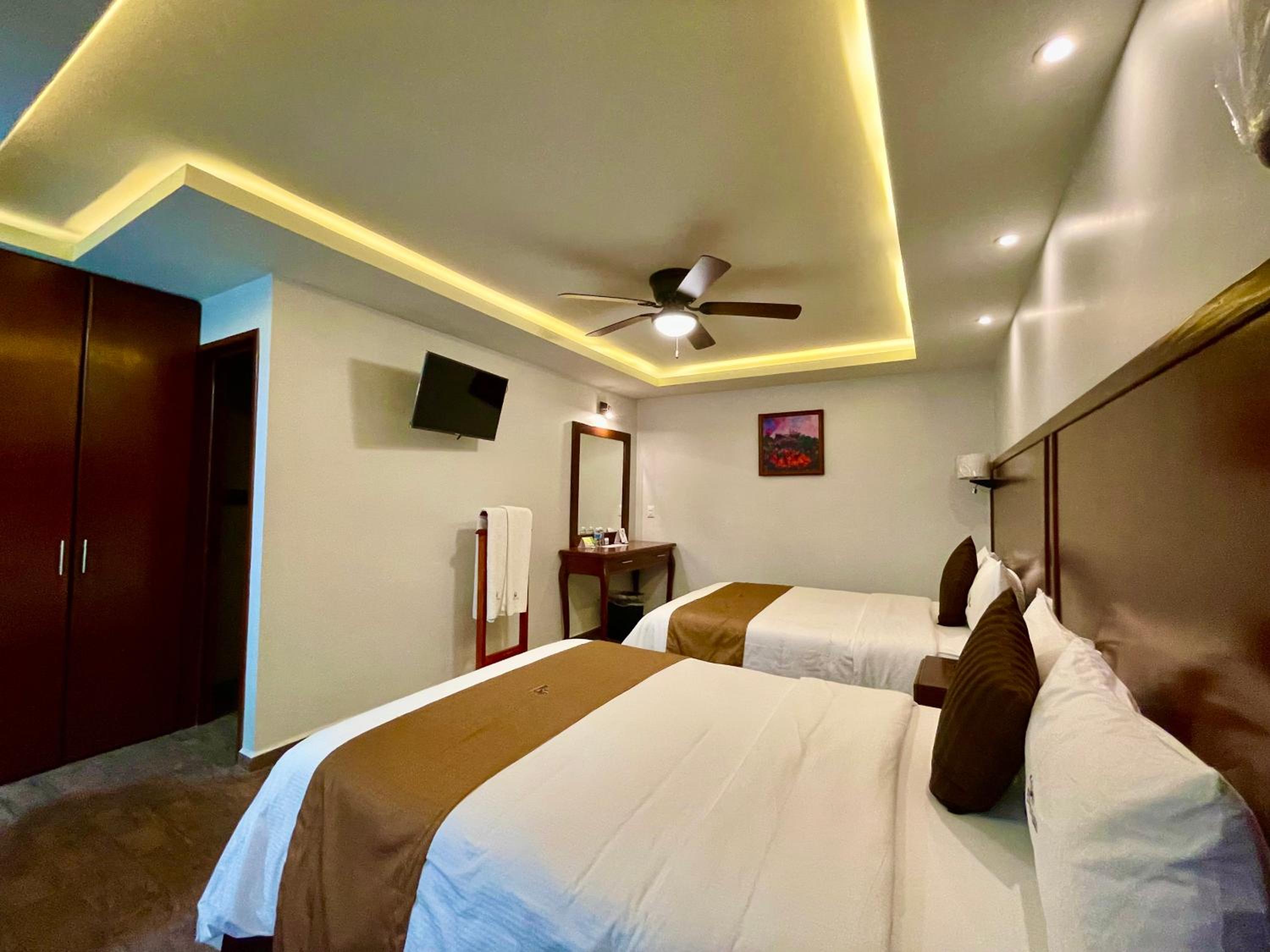 Deluxe Junior Suite photo 3