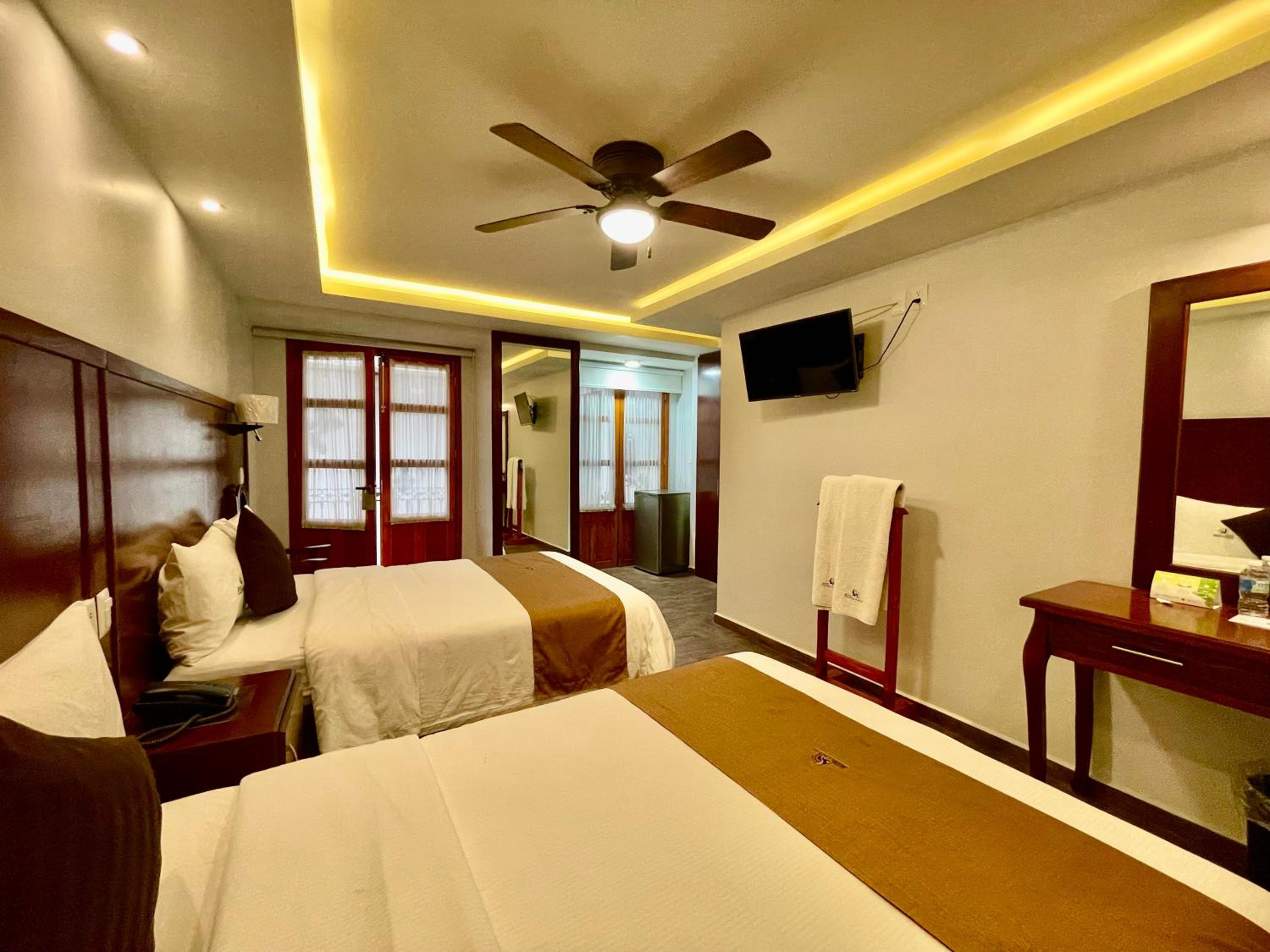 Deluxe Junior Suite photo 2