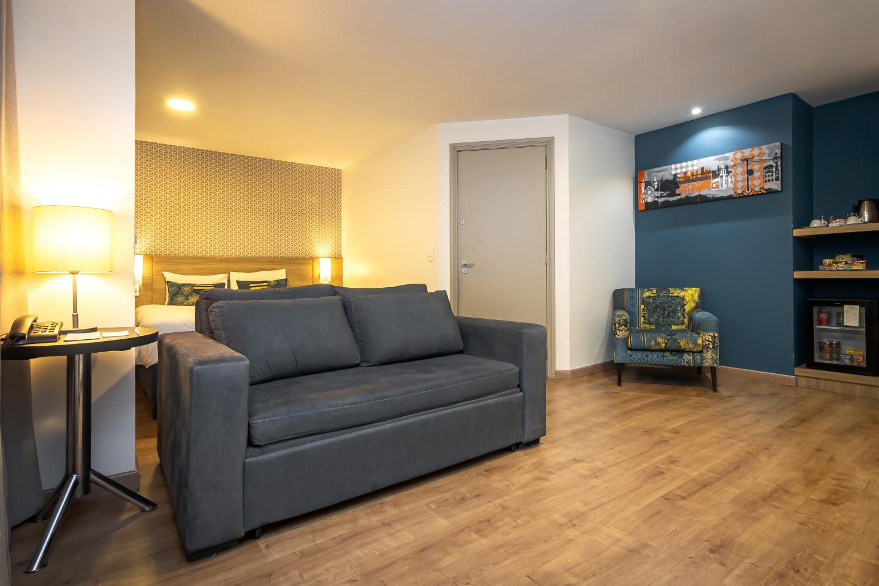 Luxo Casal PcD – 1 Cama Queen e 1 Sofá-Cama, com sacada - Photo 6