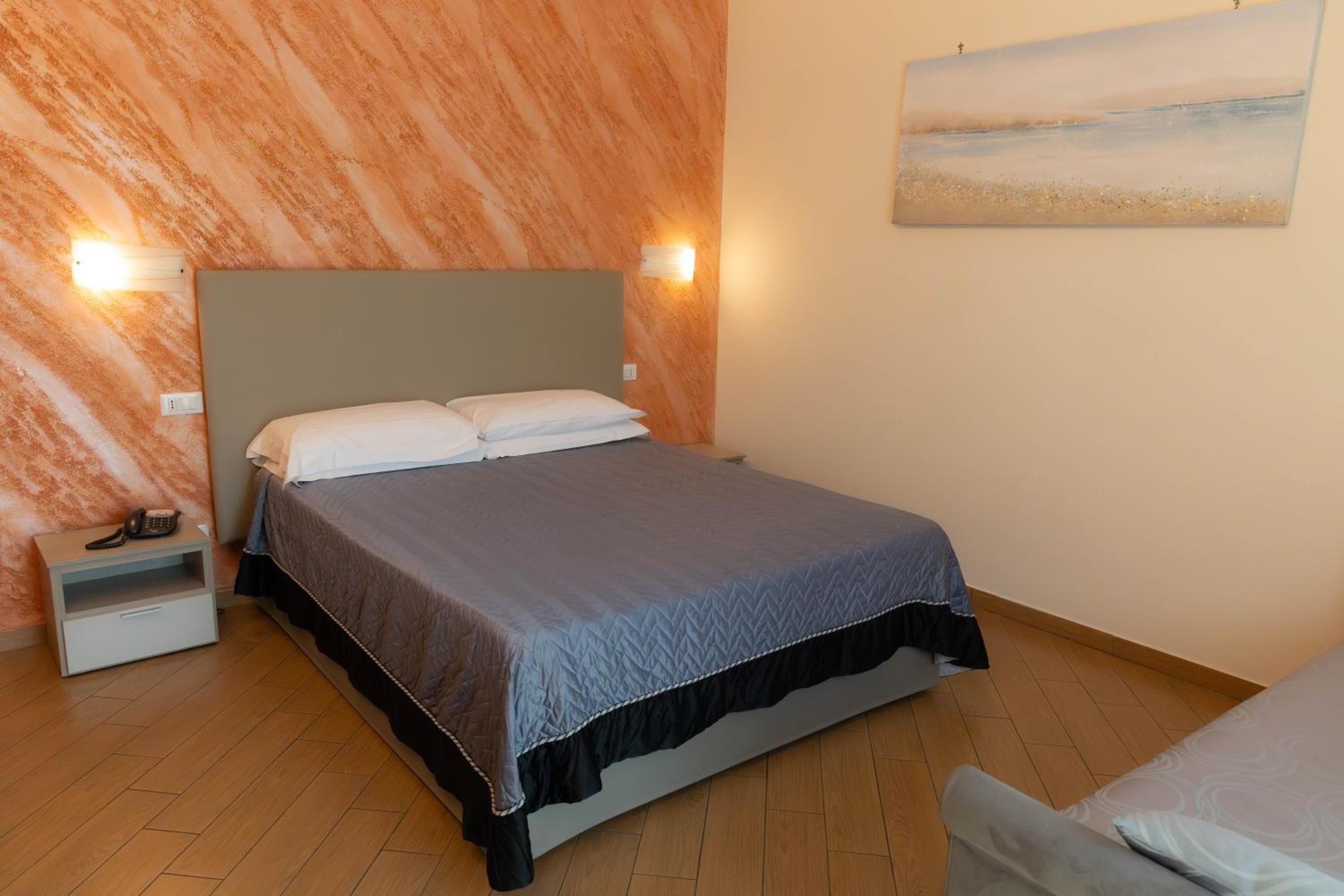 Deluxe Junior Suite photo 1