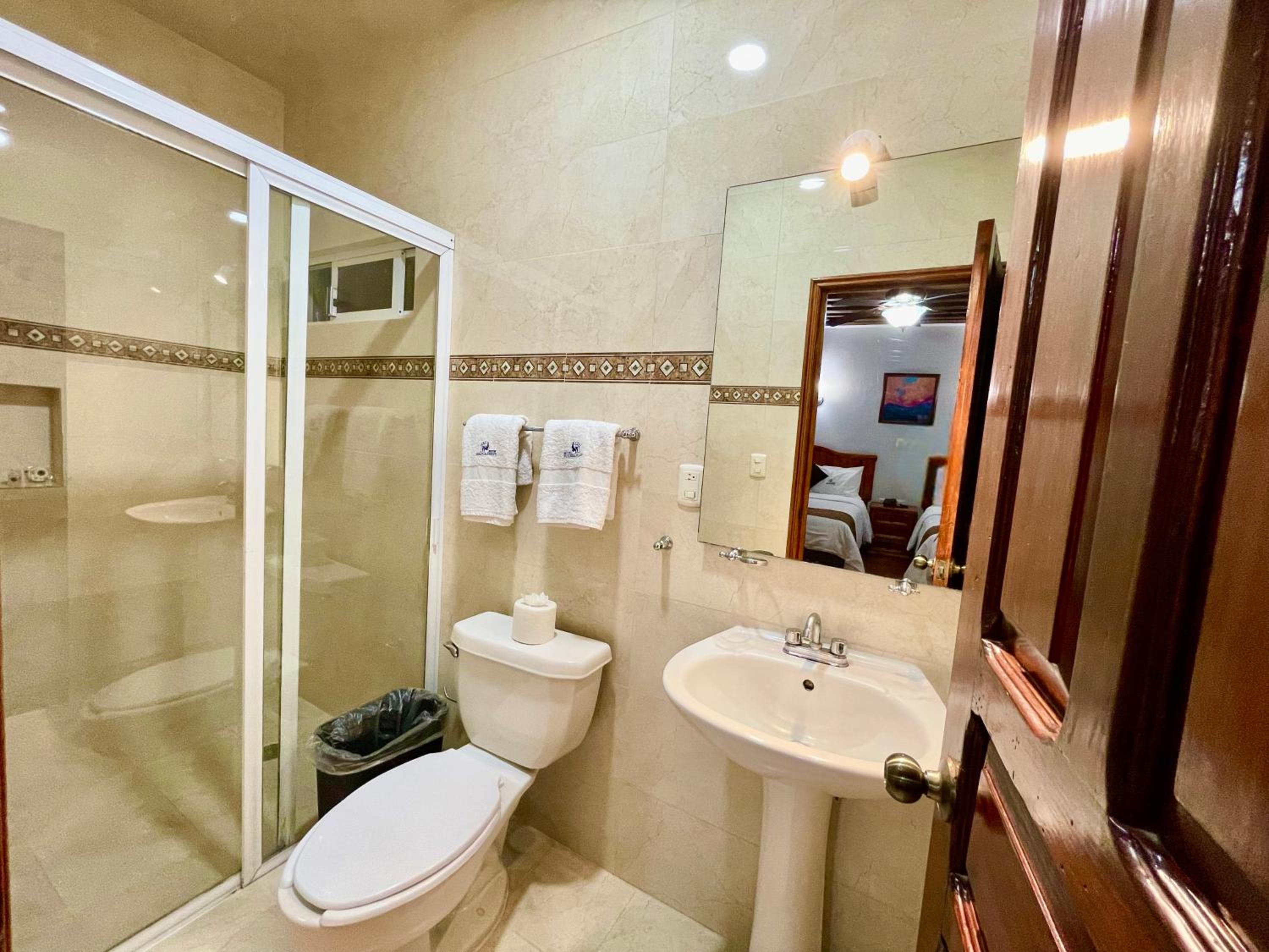 Standard Quadruple Room - Photo 5