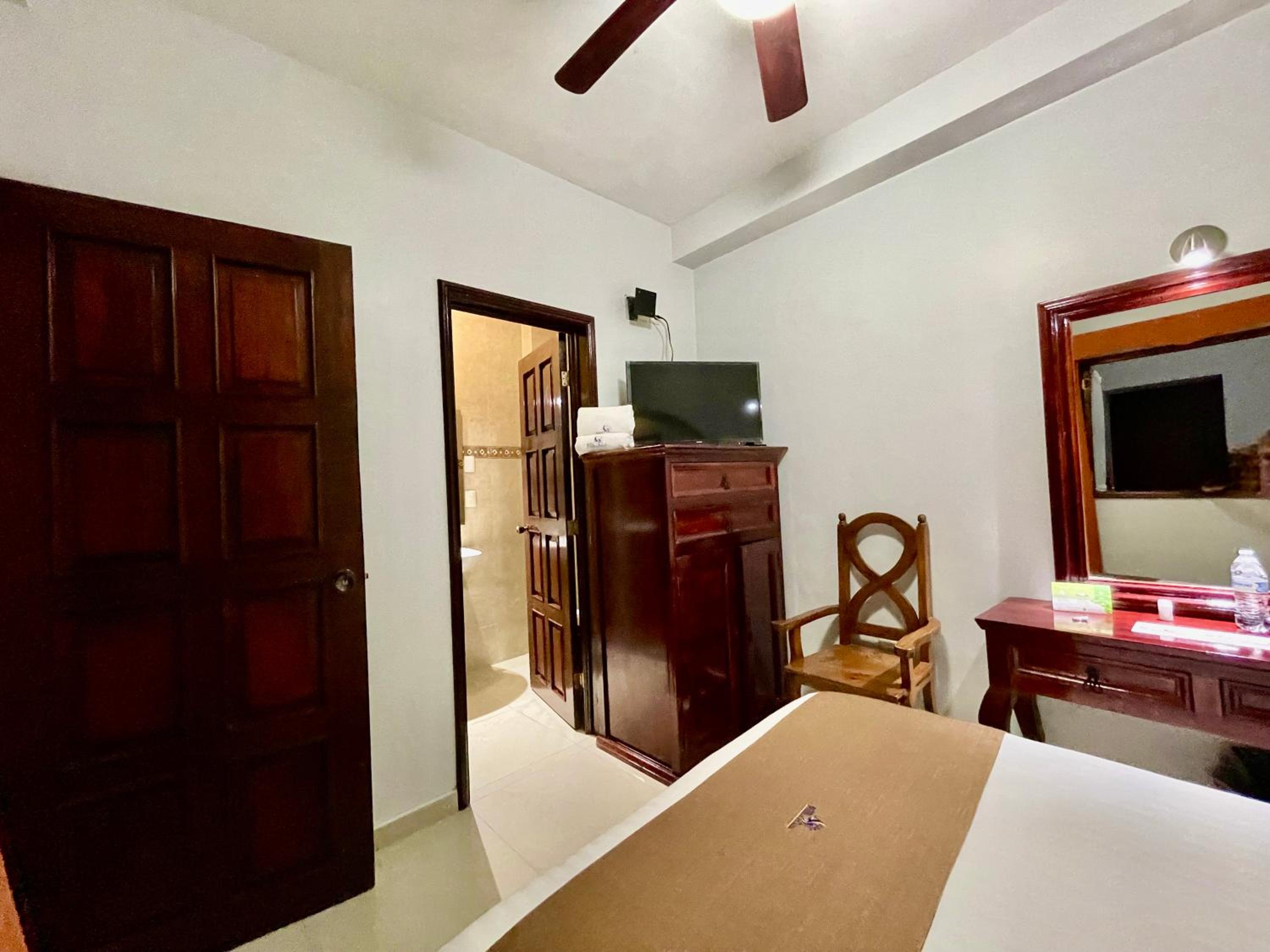 Double Room - Photo 2