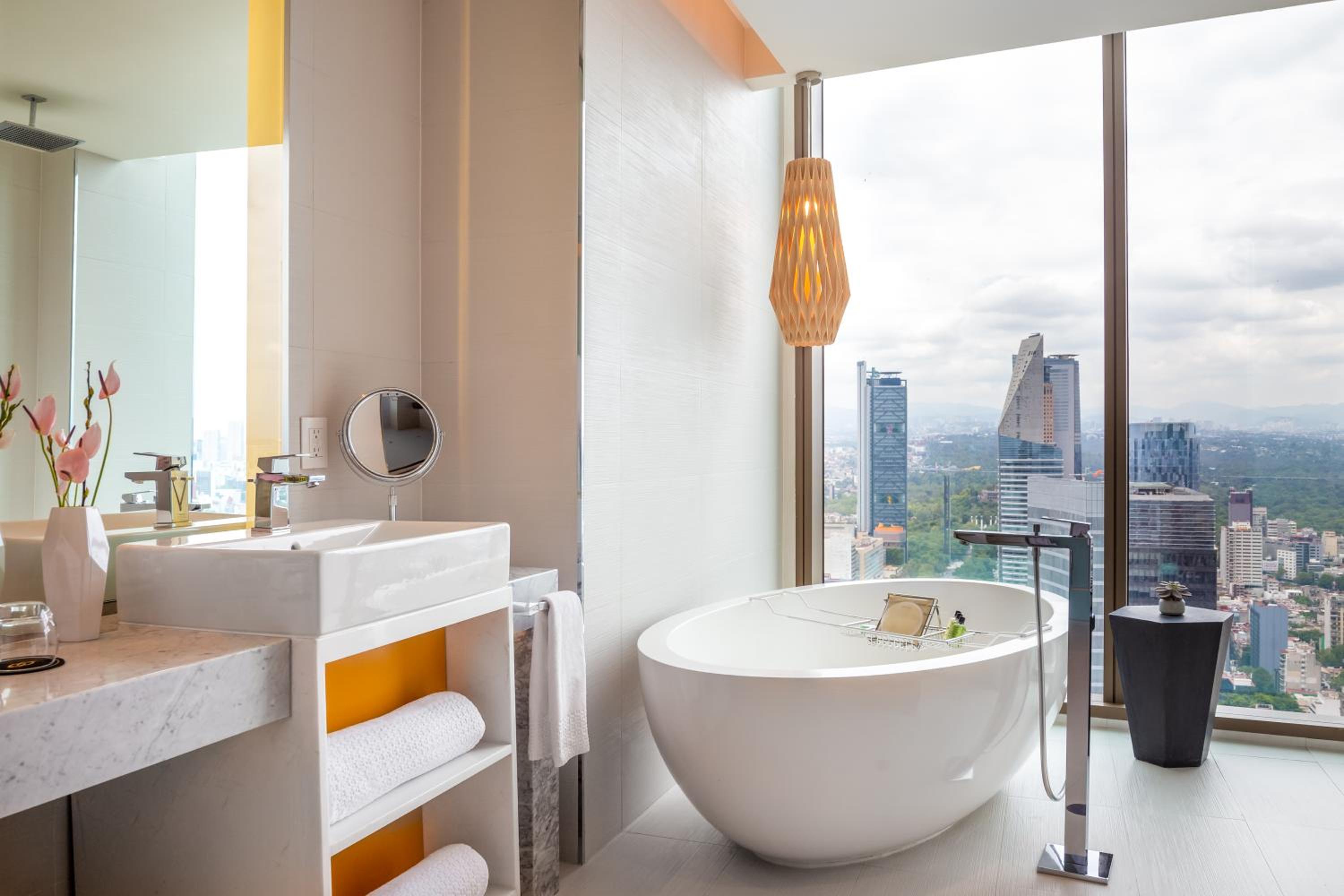 Junior Suite with Two Double Beds and Skyline View thumbnail 5