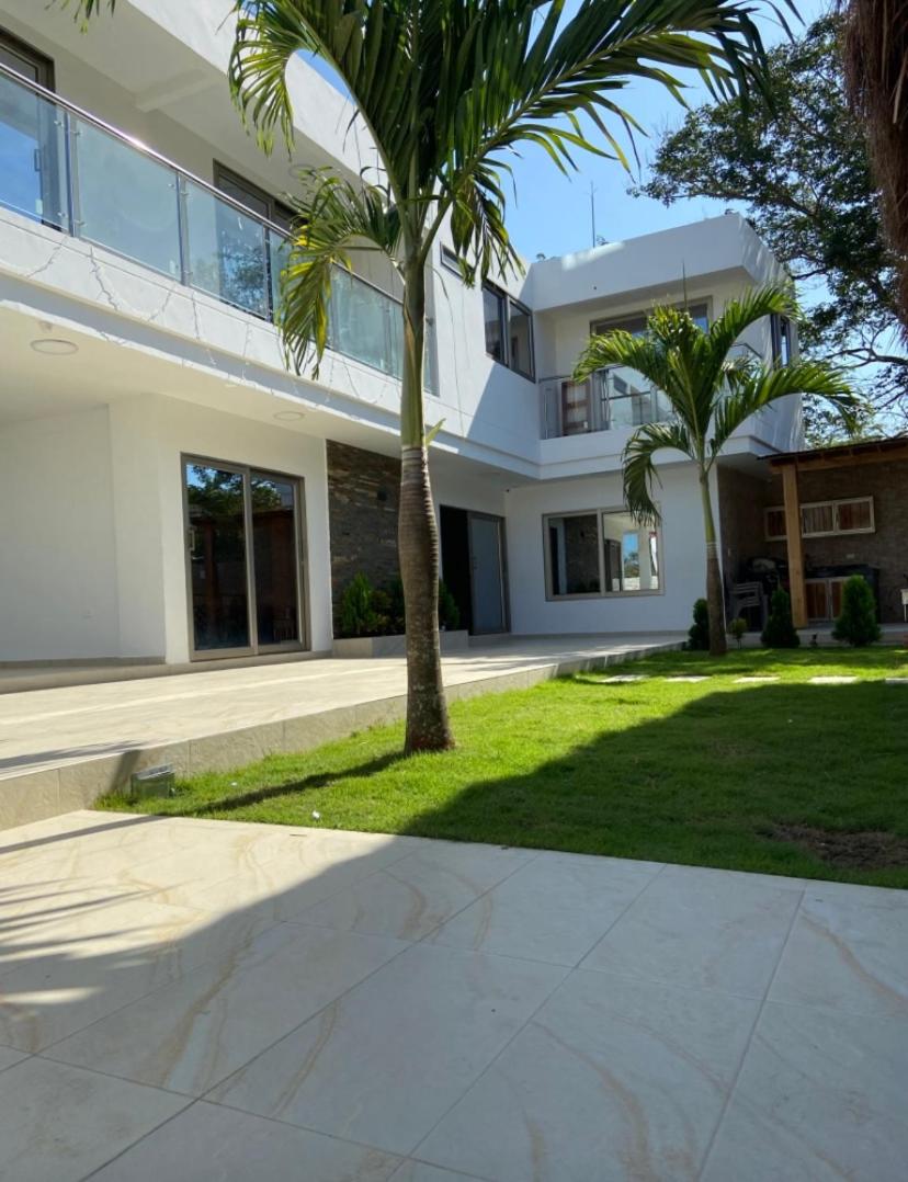 Villa photo 2