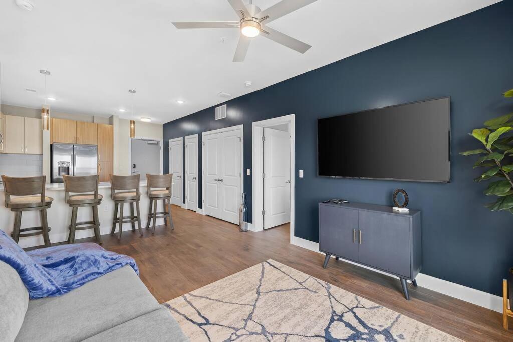 Two-Bedroom Apartment - Photo 11