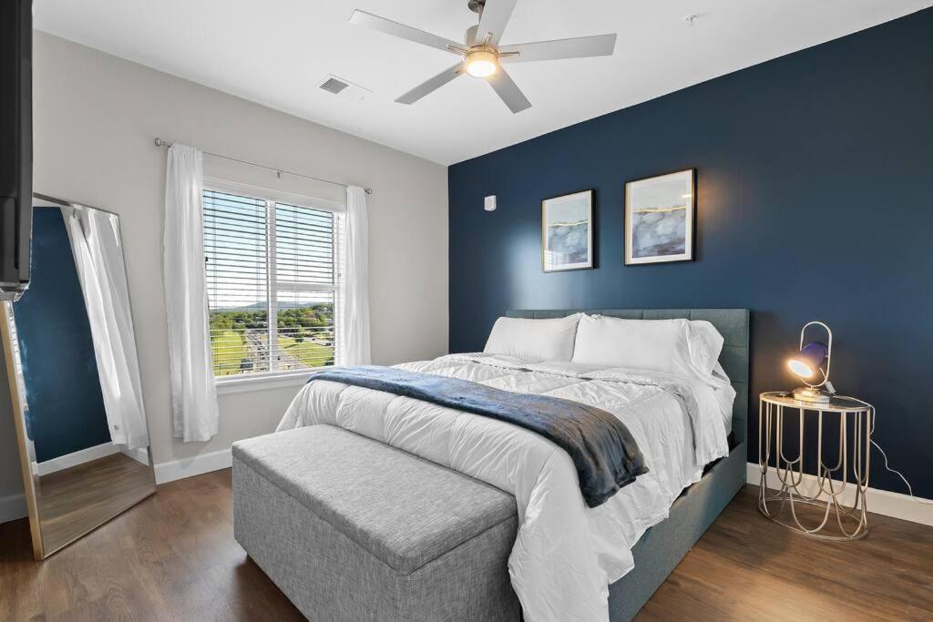 Two-Bedroom Apartment - Photo 17