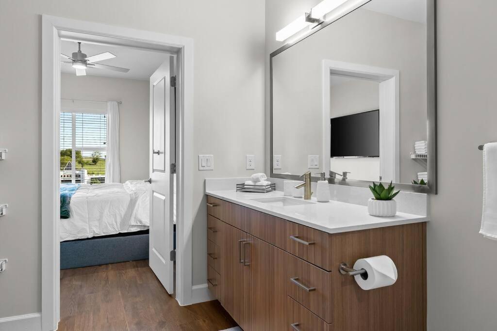 Two-Bedroom Apartment - Photo 19