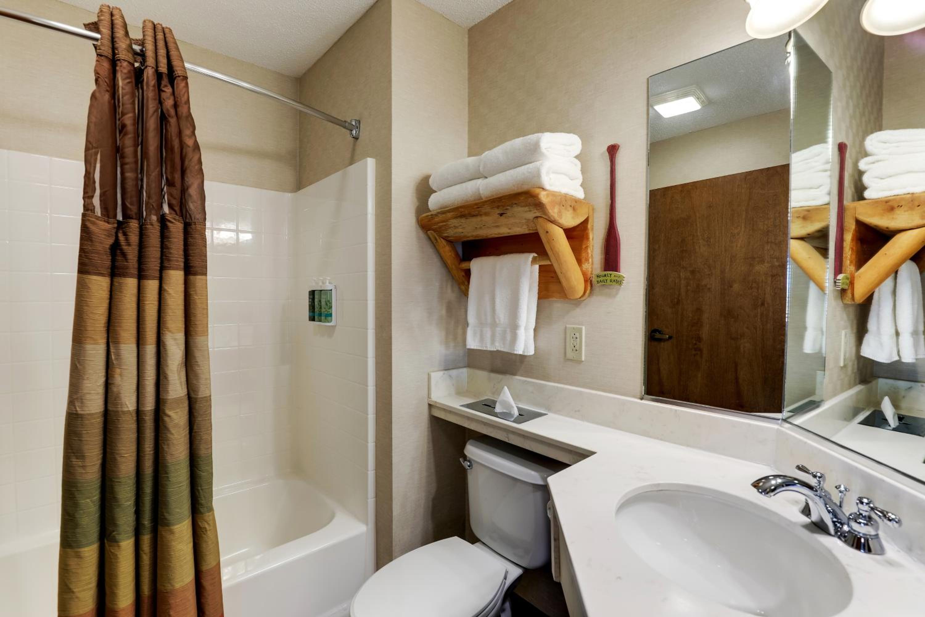 Deluxe King Room - Photo 2