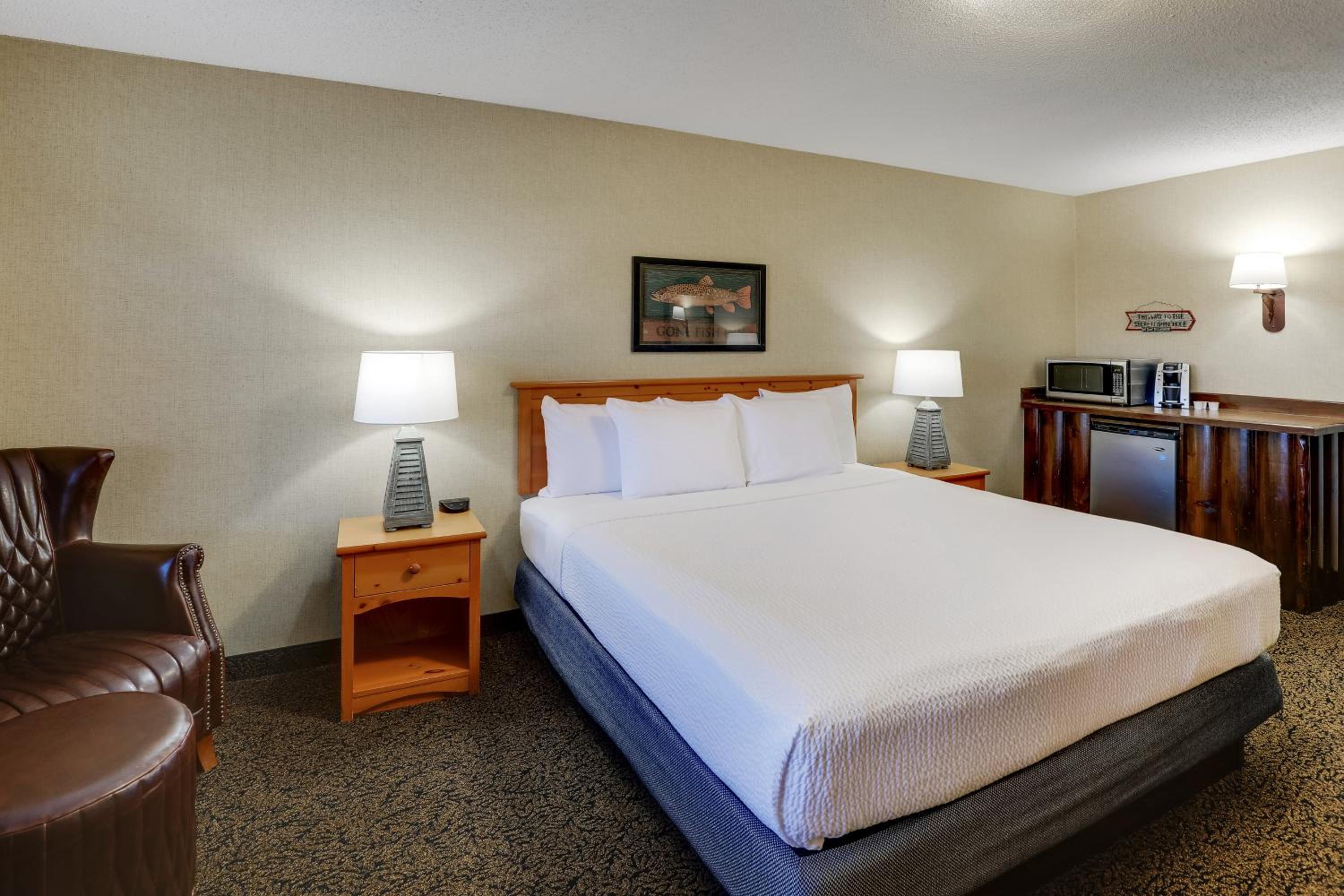 Deluxe King Room - Photo 1