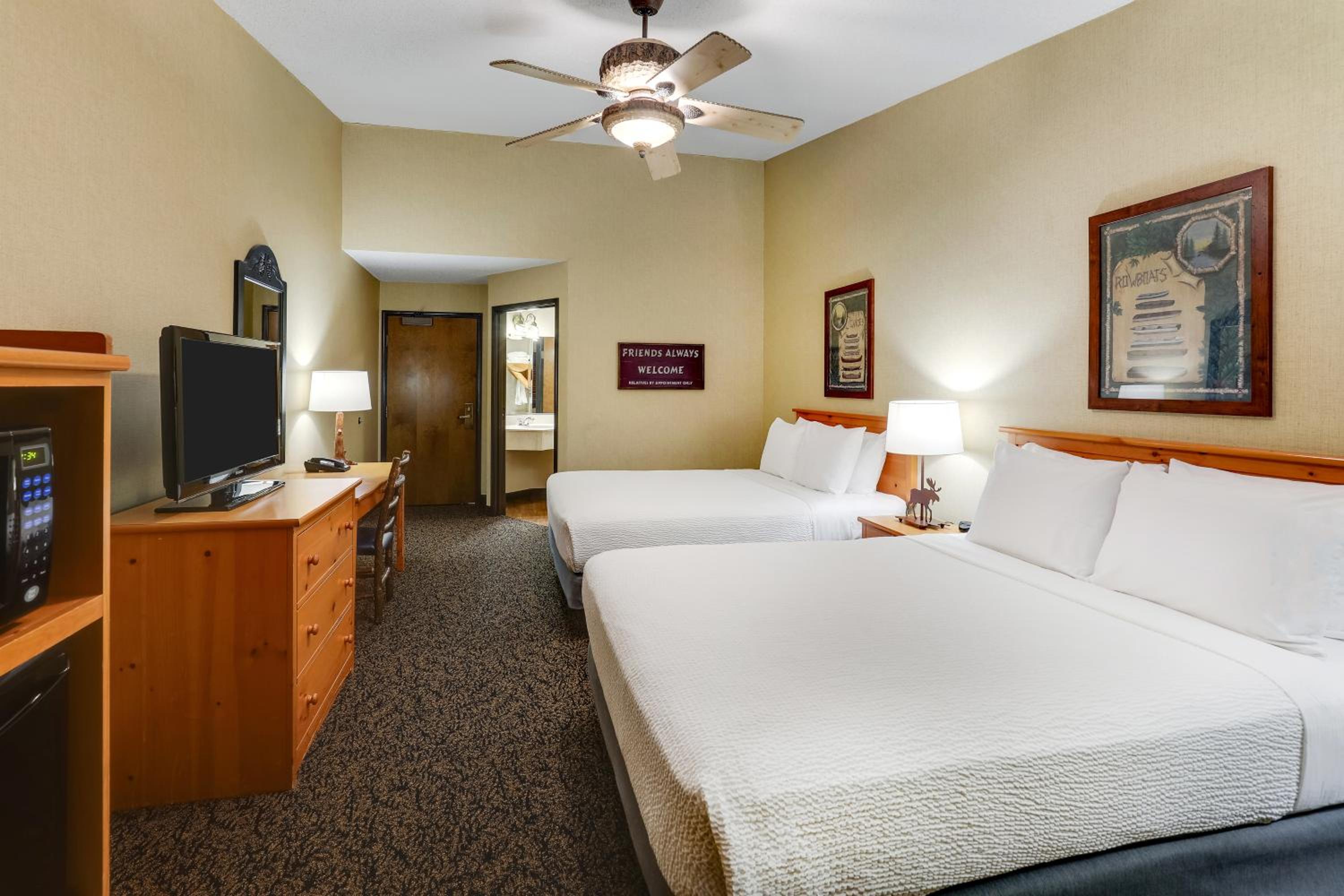 Deluxe Queen Room with Two Queen Beds - Photo 2