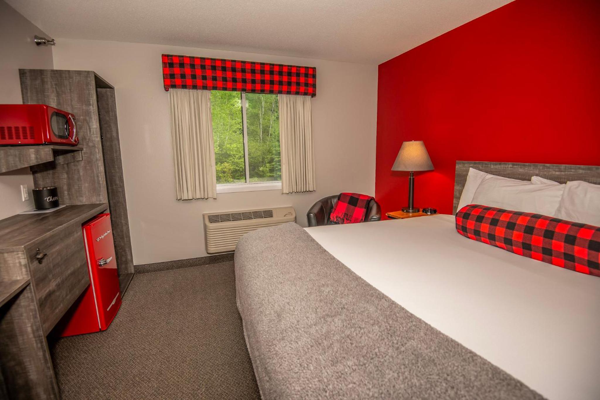 Deluxe King Room photo 2