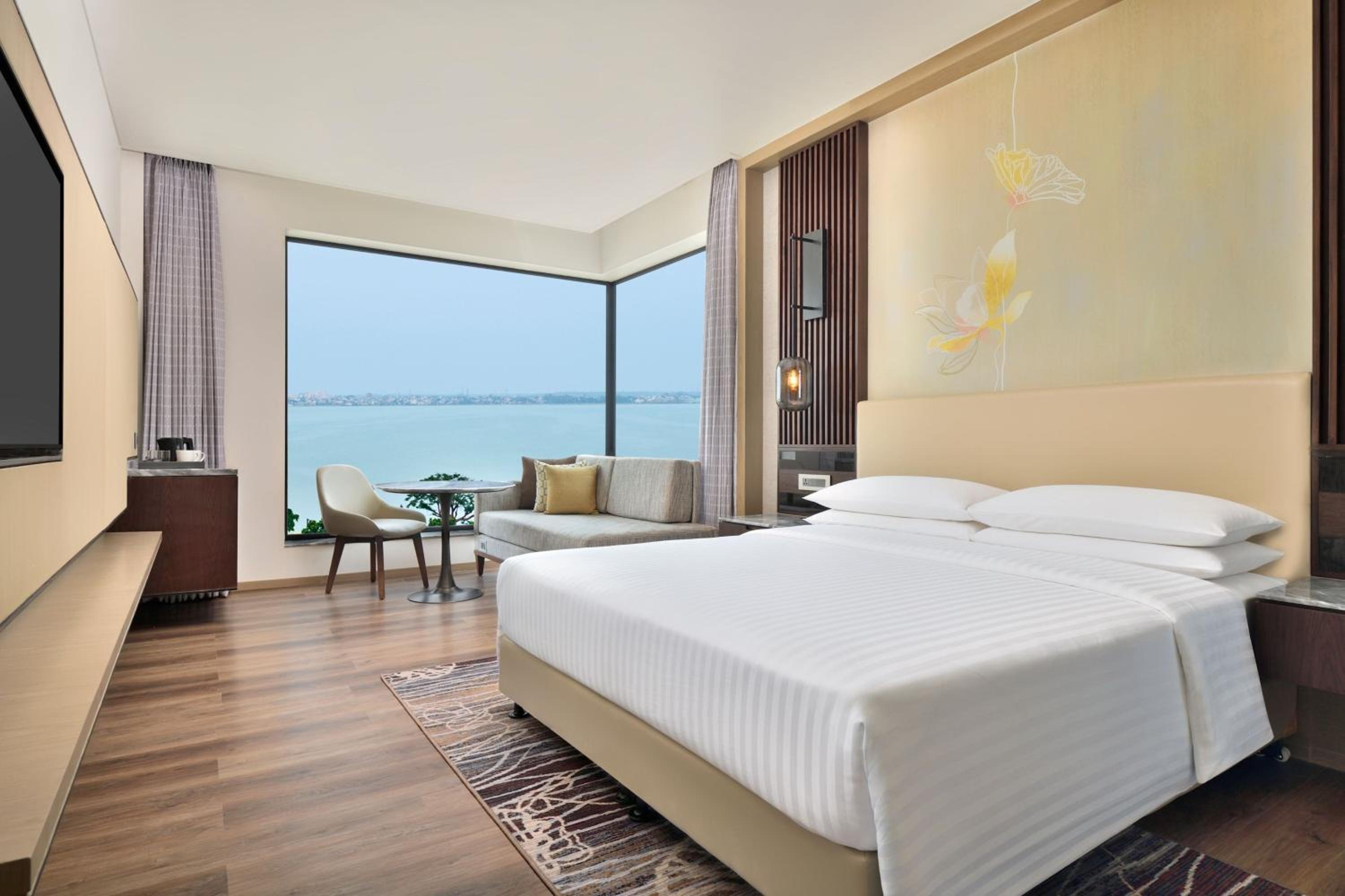 Executive Guest room, 1 King  - Photo 1