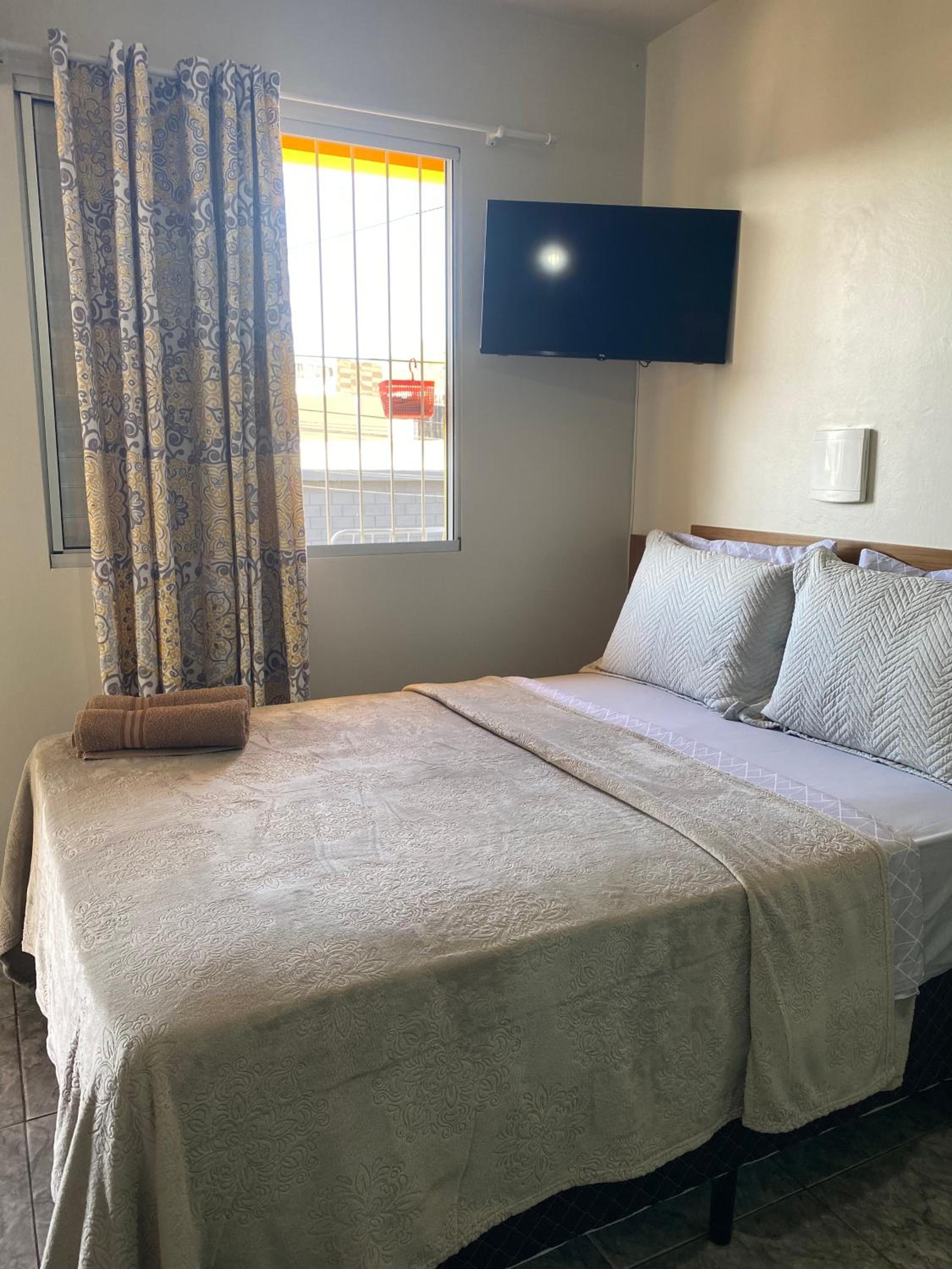 Studio Apartment - Photo 1