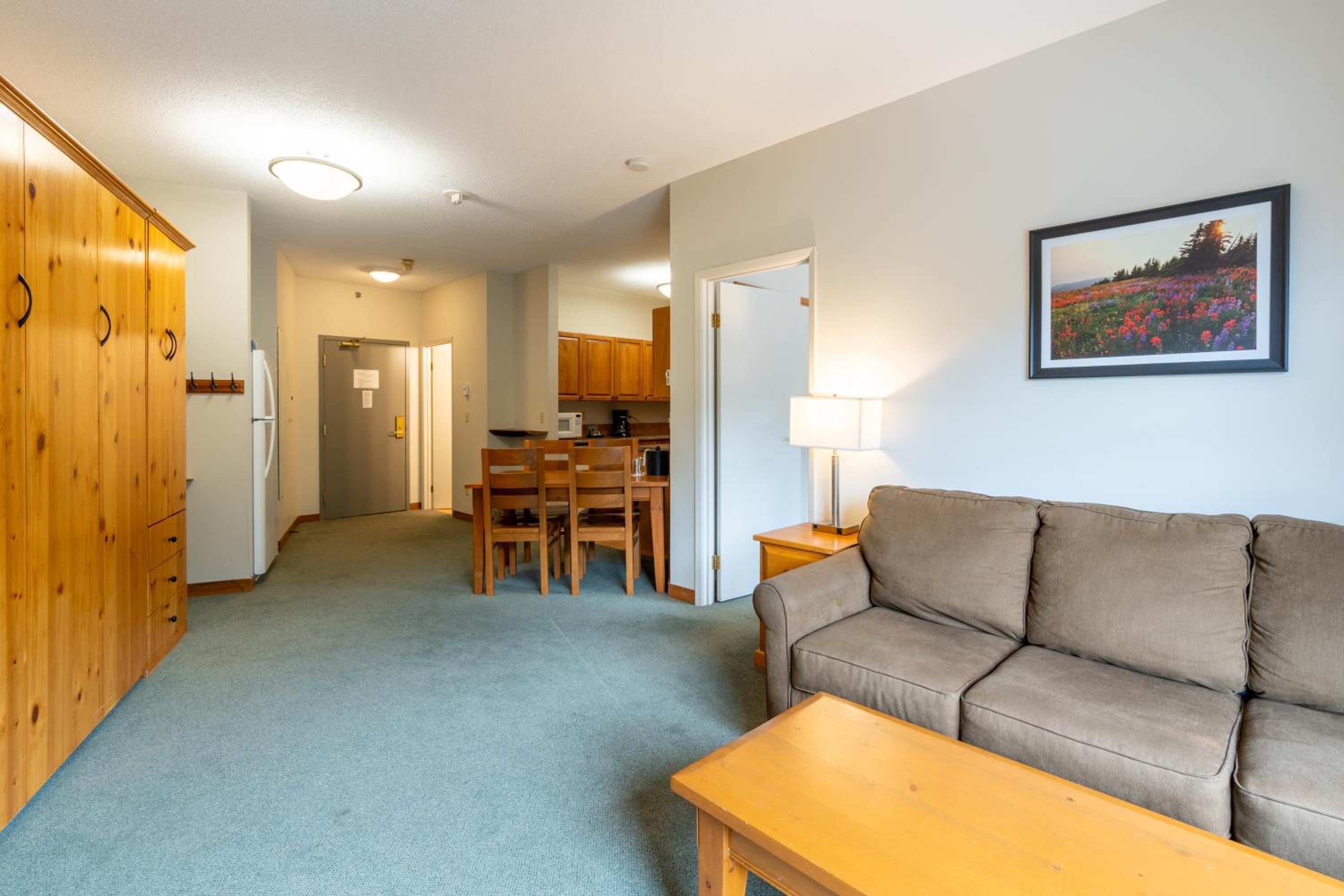 Premium One Bedroom Suite with Two Queens photo 2