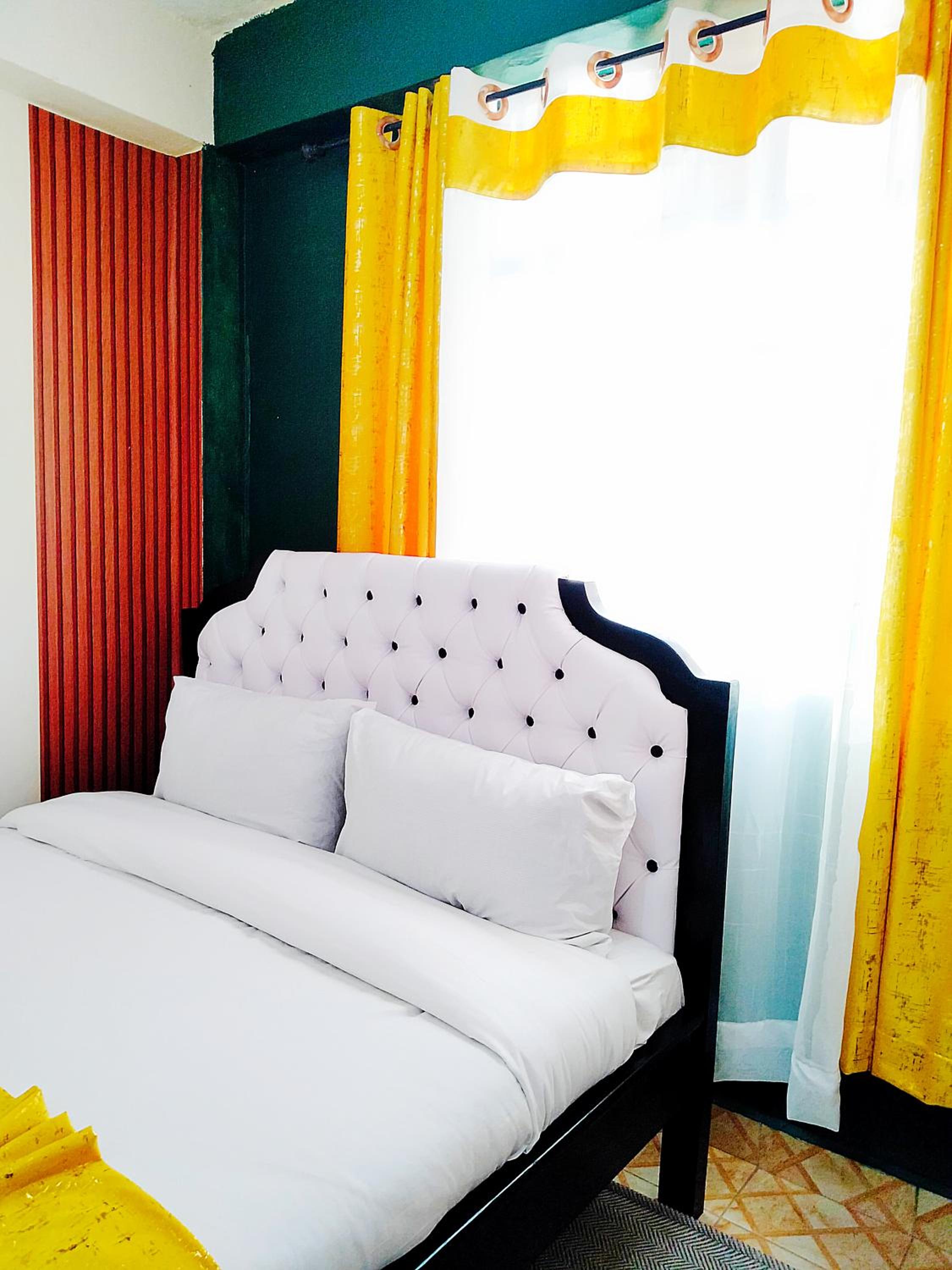 One-Bedroom Apartment with View photo 2