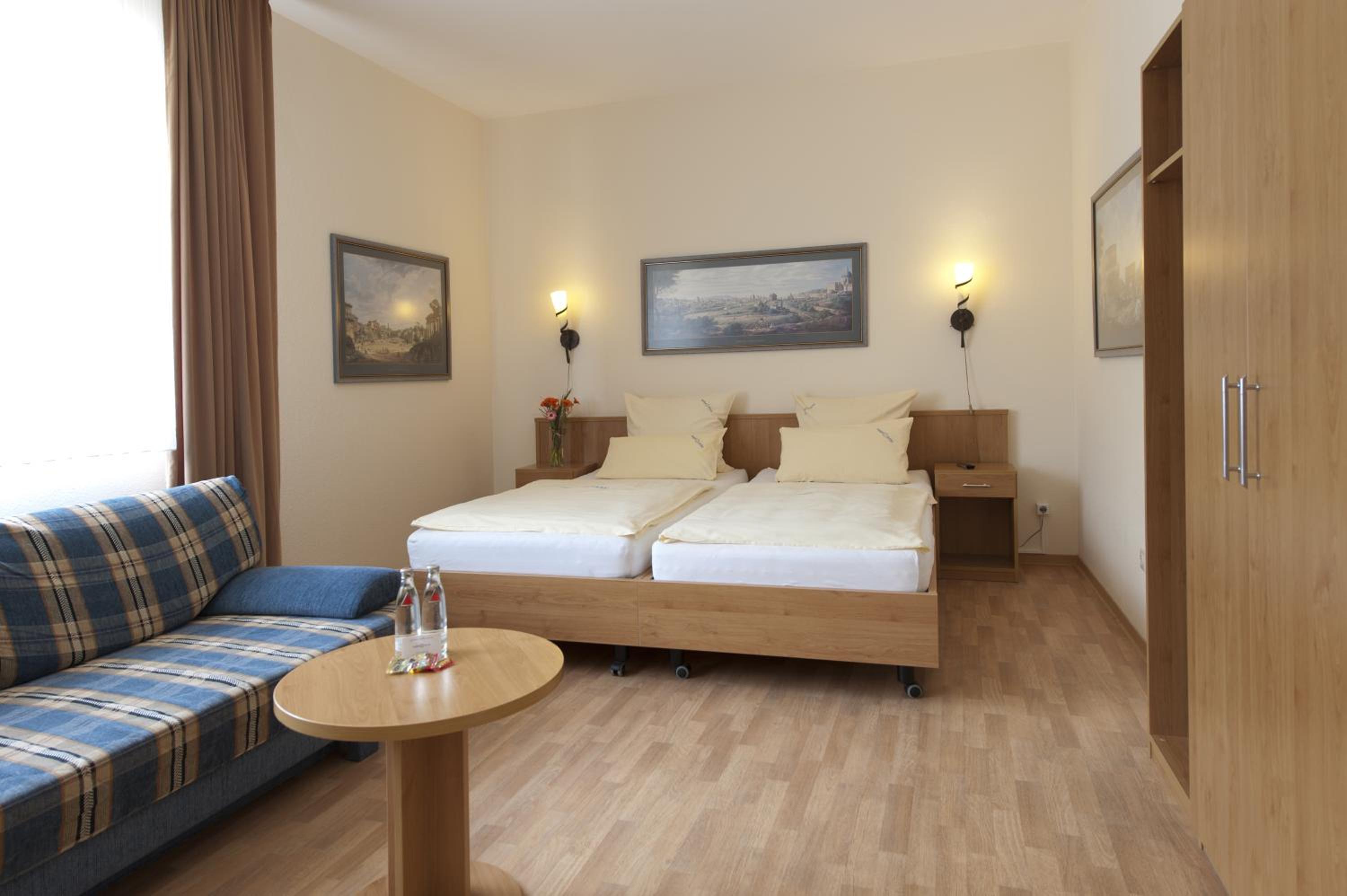 Double Room - Photo 5
