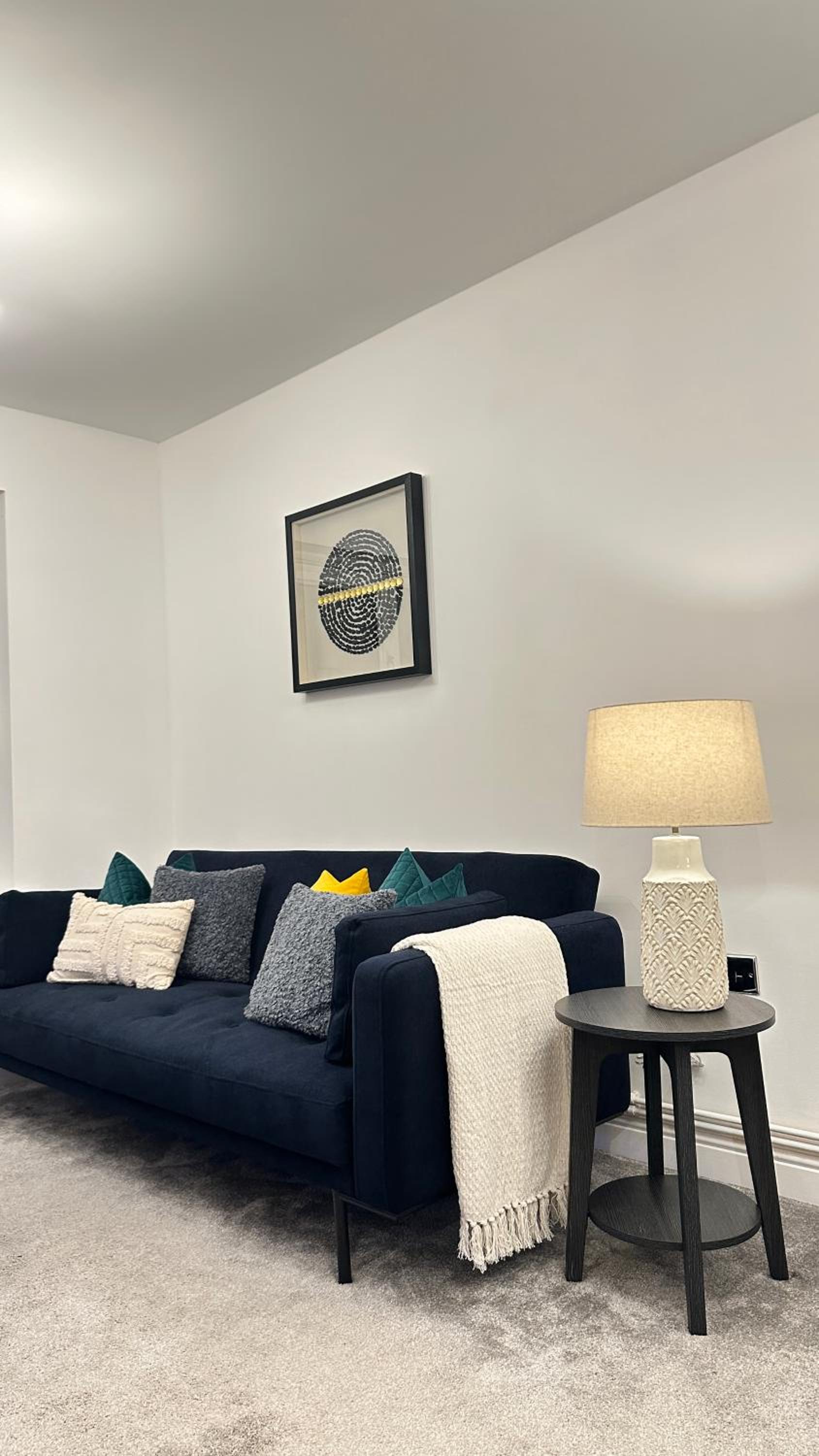 One-Bedroom Apartment photo 1