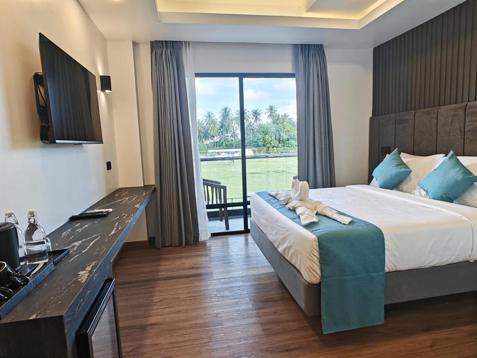 Premier family room with balcony  photo 2