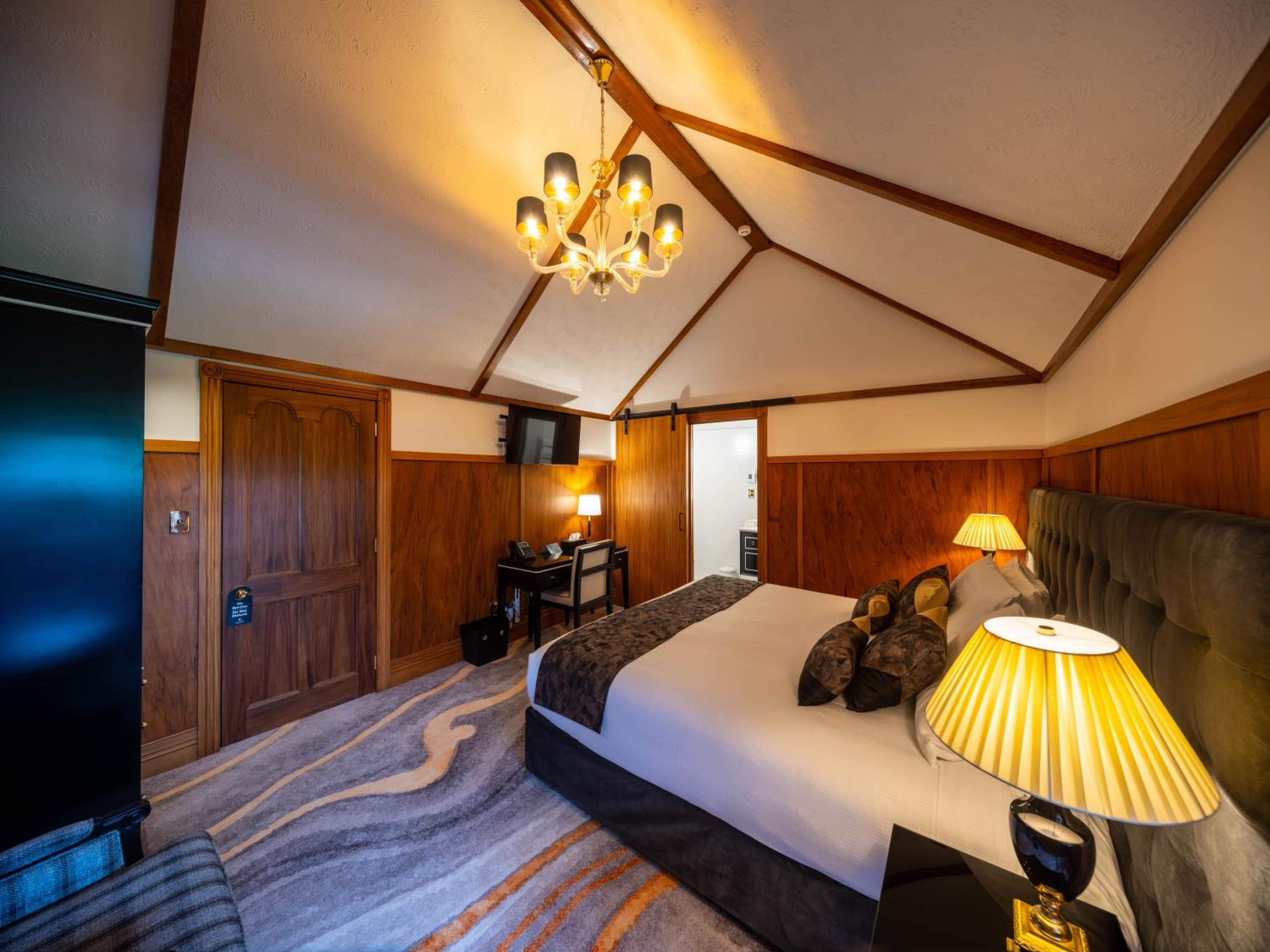 Lodge King - Photo 12