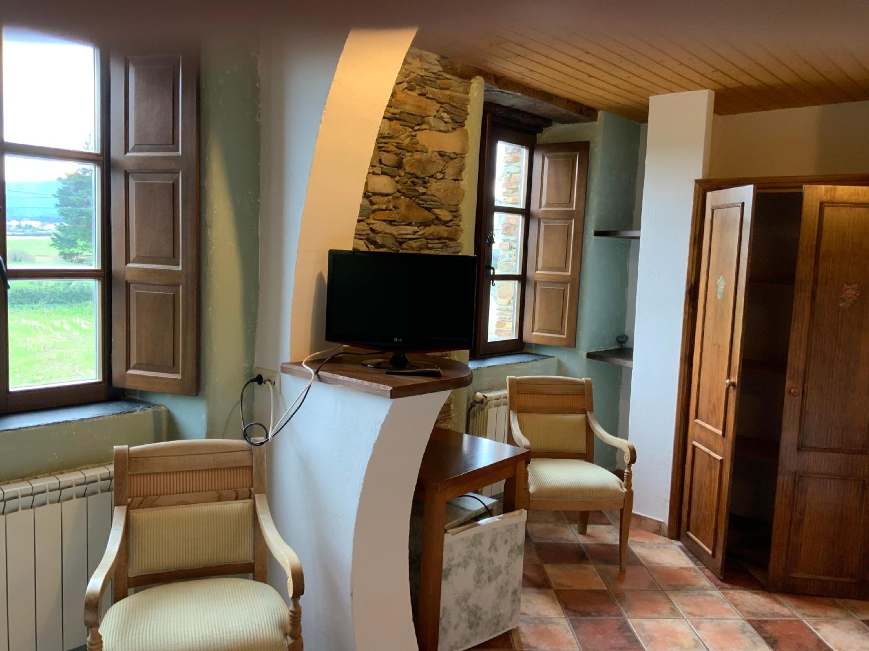 Queen Room with Spa Bath photo 3